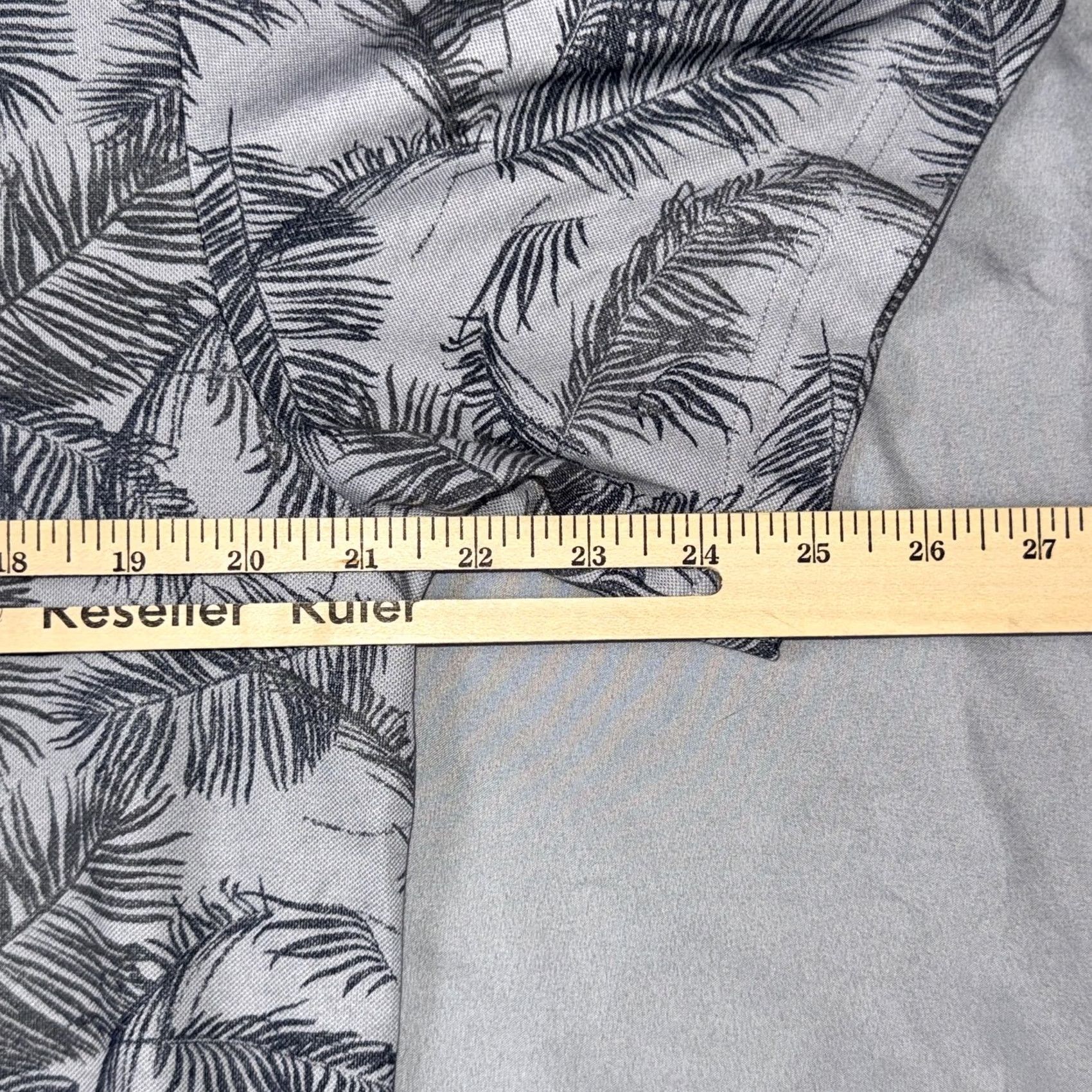 TravisMathew TravisMathew Polo Shirt Mens Large Gray Palm Print Golf Performance Stretch Polo Shirt Mens L Gray Palm Print Size US L / EU 52-54 / 3 - 7 Thumbnail
