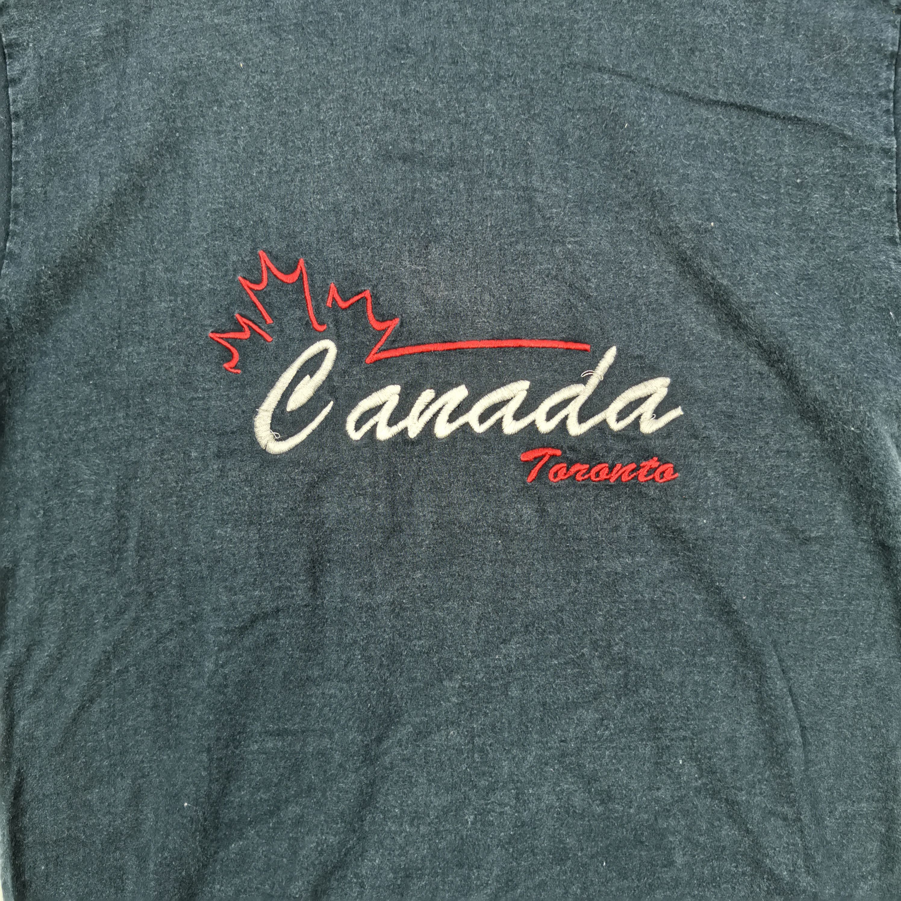 Vintage Vintage 90s Canada Toronto T-Shirt Embroidery Humor Tees Size US XXS / EU 40 - 3 Thumbnail