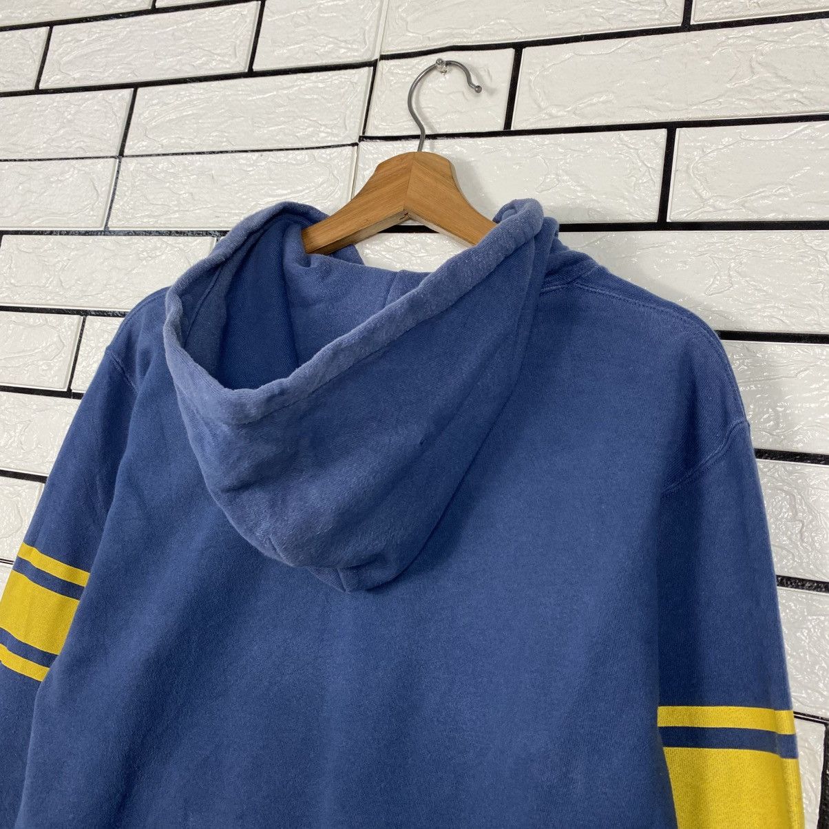 Japanese Brand 📌Vintage Hoodie Mickey Mouse UT Big Logo Number Nine Size US S / EU 44-46 / 1 - 11 Thumbnail