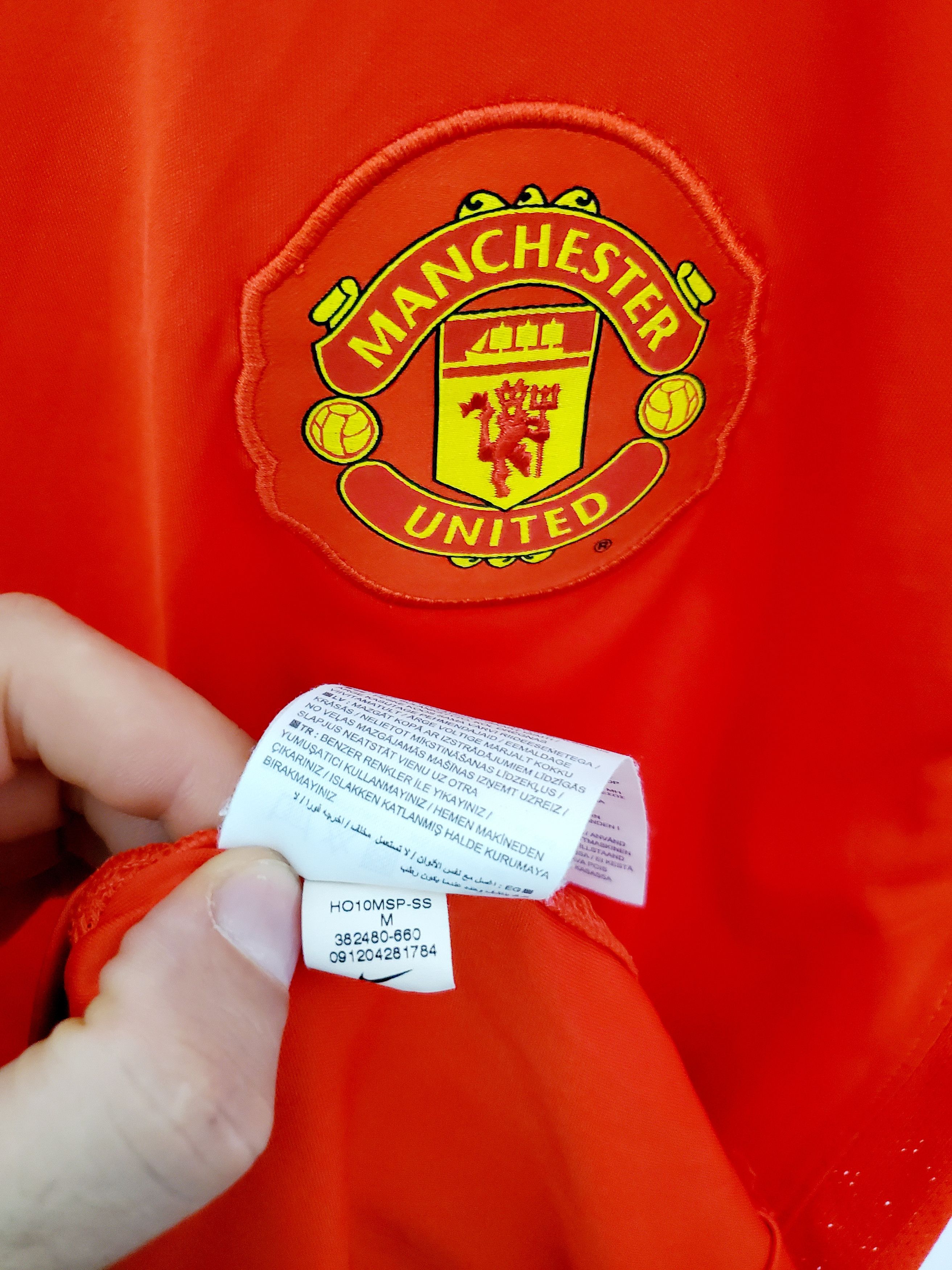 Nike MANCHESTER UNITED FC 2010-11 Soccer Jersey size M perfect Size US M / EU 48-50 / 2 - 4 Thumbnail