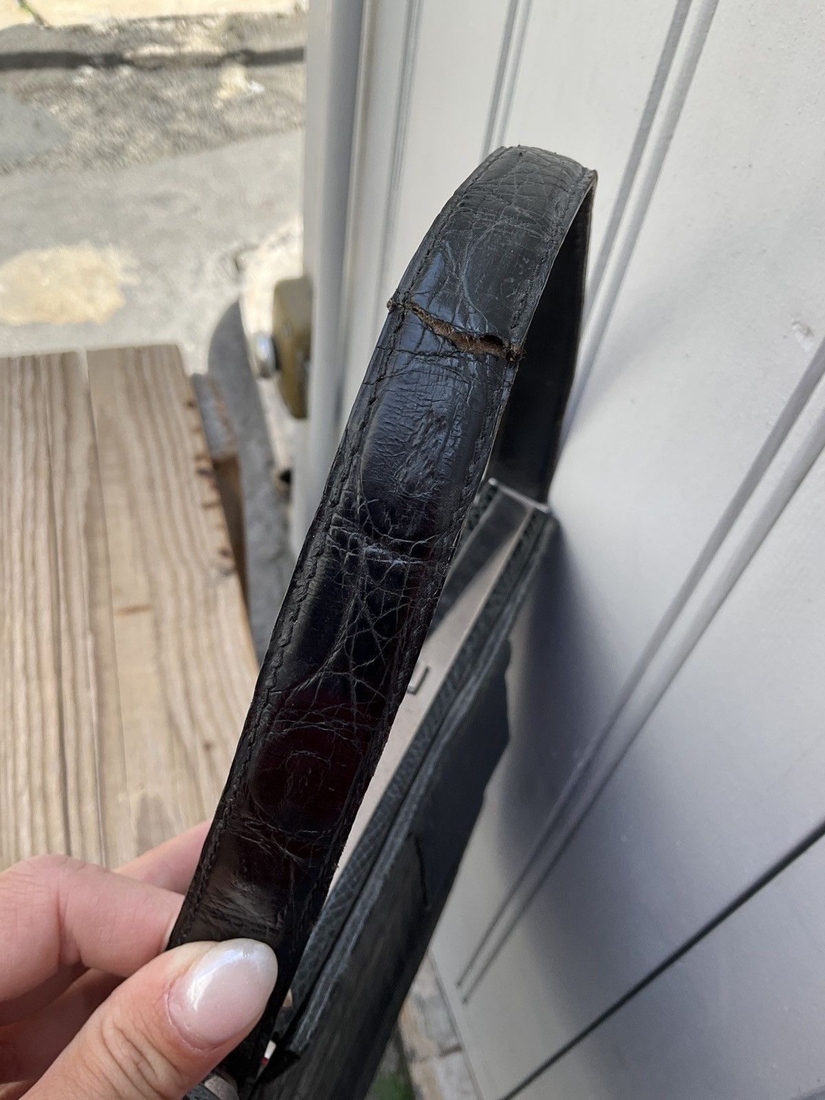 Authentic vintage 60's bag in black leather.