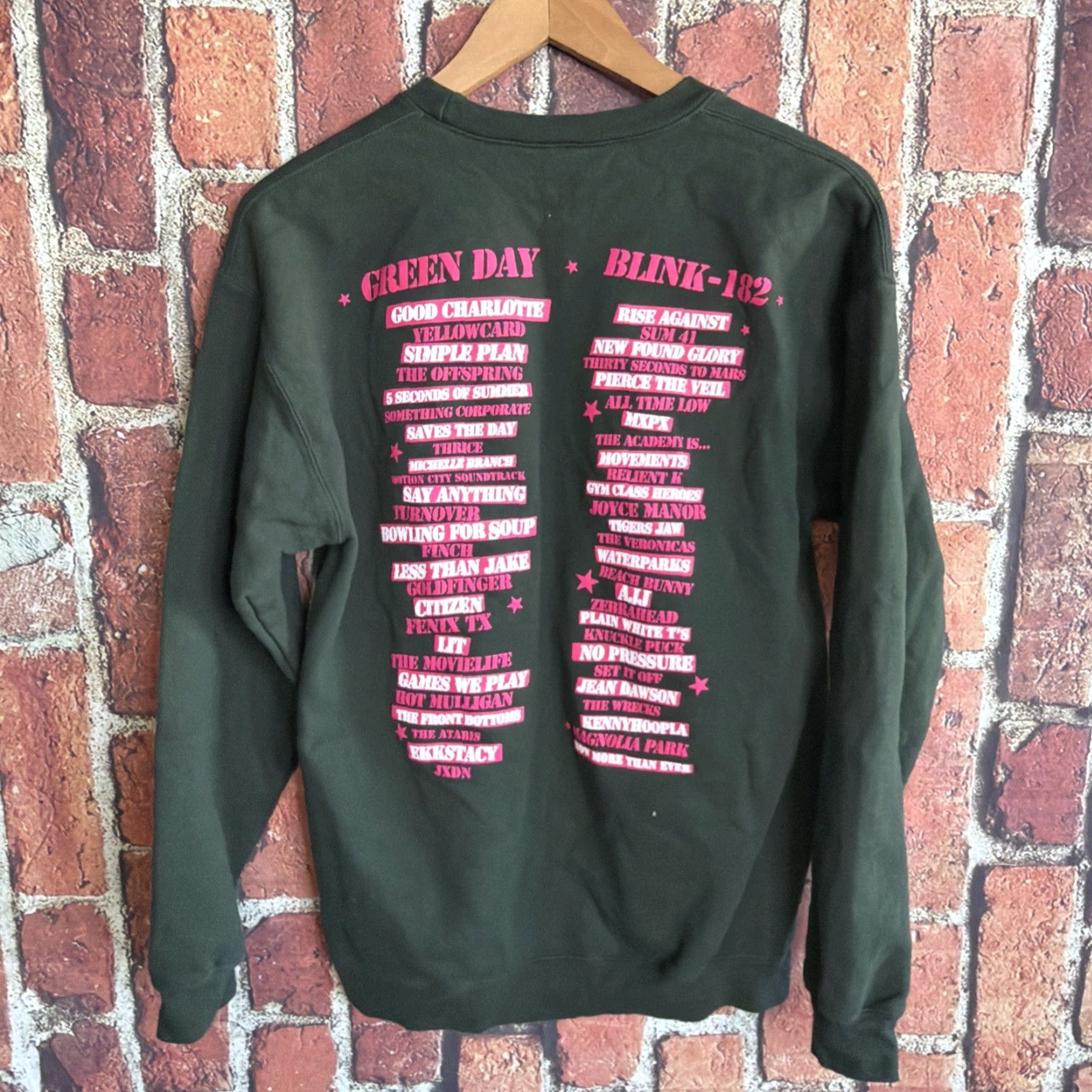 Vintage When We Were Young Sweatshirt Men Size M Green Pullover Long Sleeve Cotton Blend Vintage: No 20” Pit to Pit 26” Back Hem (USA) Size US M / EU 48-50 / 2 - 3 Thumbnail