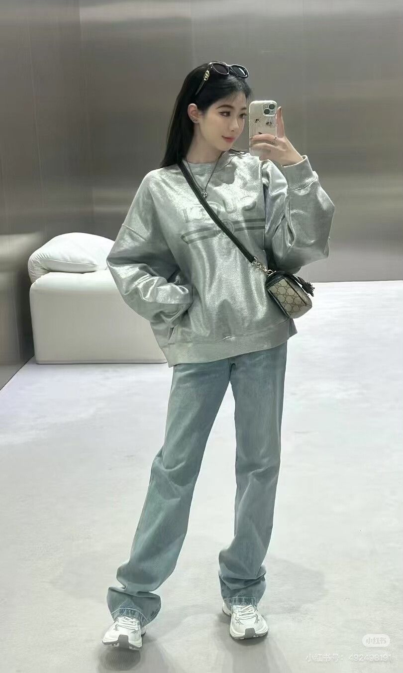 Gucci silver logo sweatshirt by Gucci Size US M / EU 48-50 / 2 - 9 Thumbnail