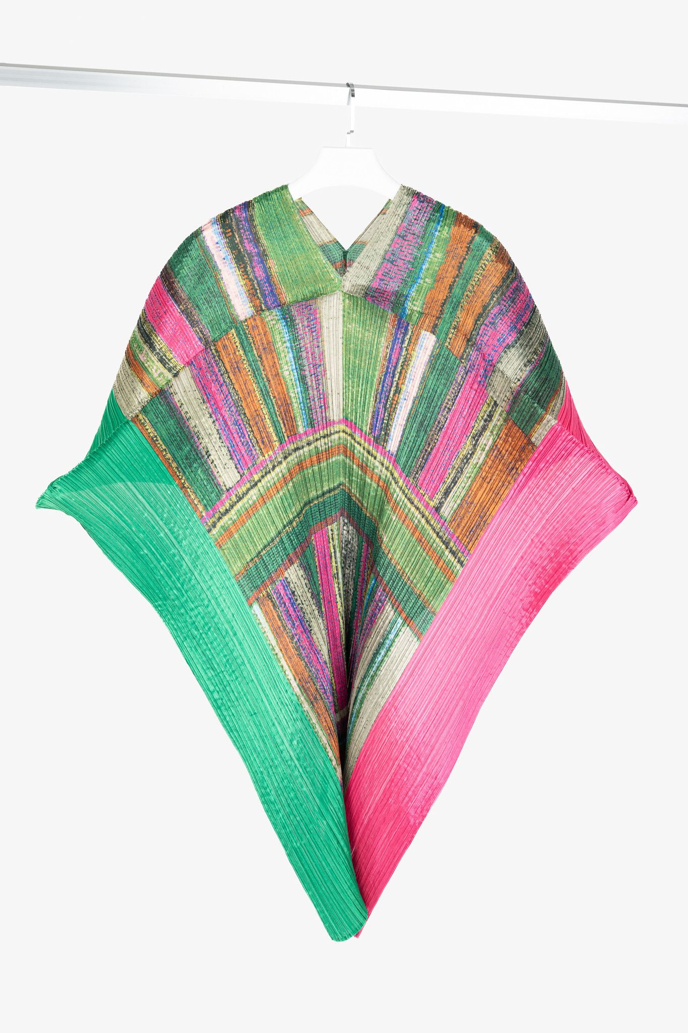 Pleats Please Issey Miyake Pleats Please Issey Miyake Green & Pink Abstract-Print Shawl Size ONE SIZE - 1 Thumbnail