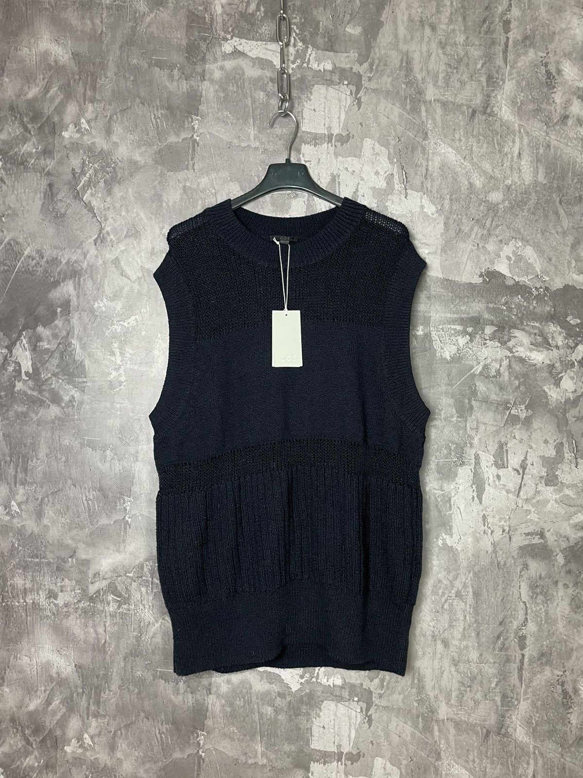 Cos COS Knitted Sweater Vest New With Tags Size L / US 10 / IT 46 - 1 Thumbnail