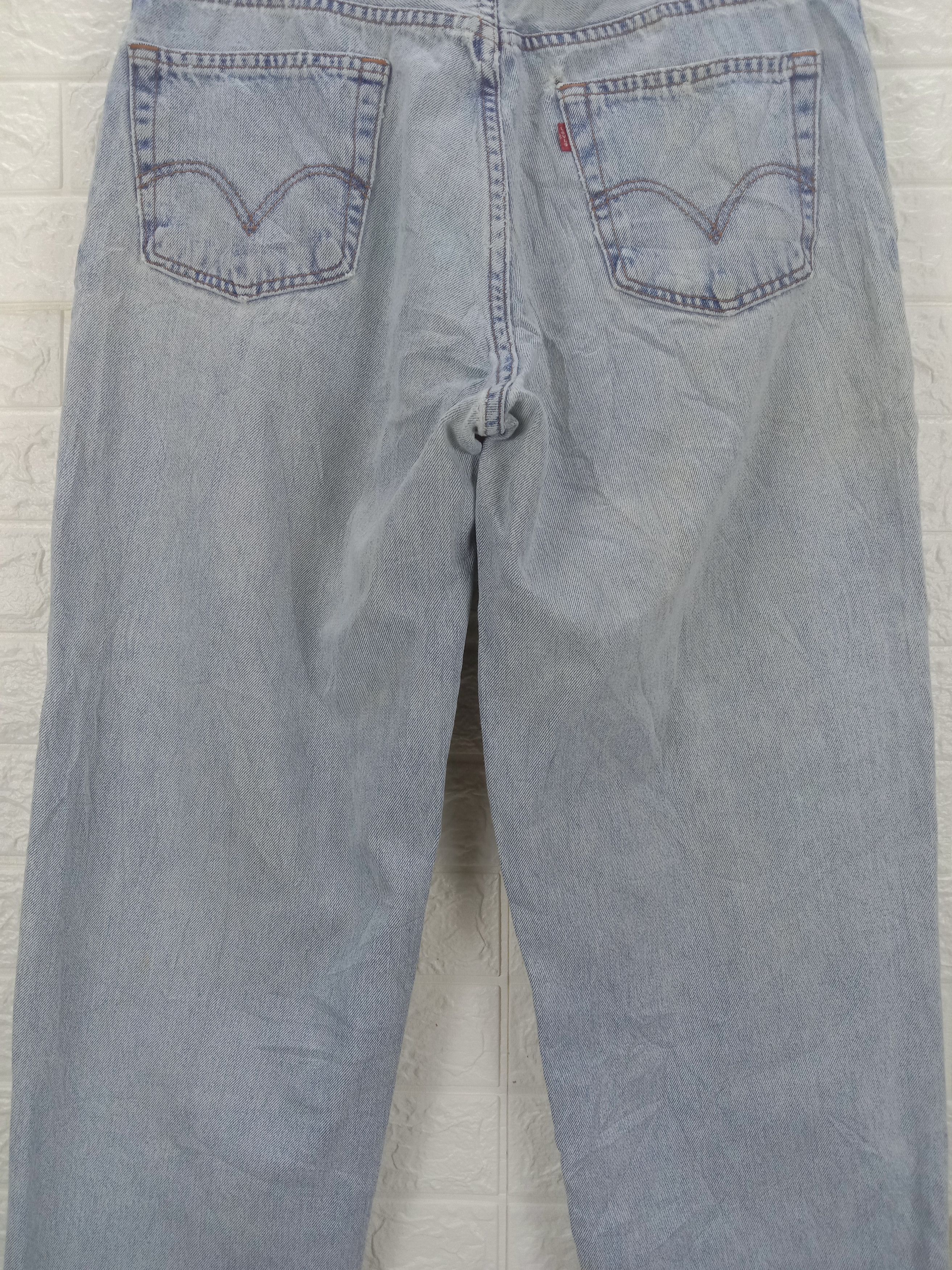 Levi's Vintage Levi's 560 Light Wash Jeans Comfort Fit Denim Size US 35 - 7 Thumbnail
