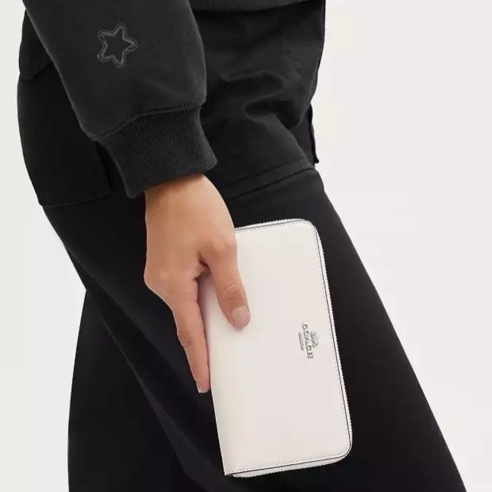 Coach NWT Coach Long Zip Around Phone Wallet Chalk Leather CR623 Size ONE SIZE - 5 Thumbnail