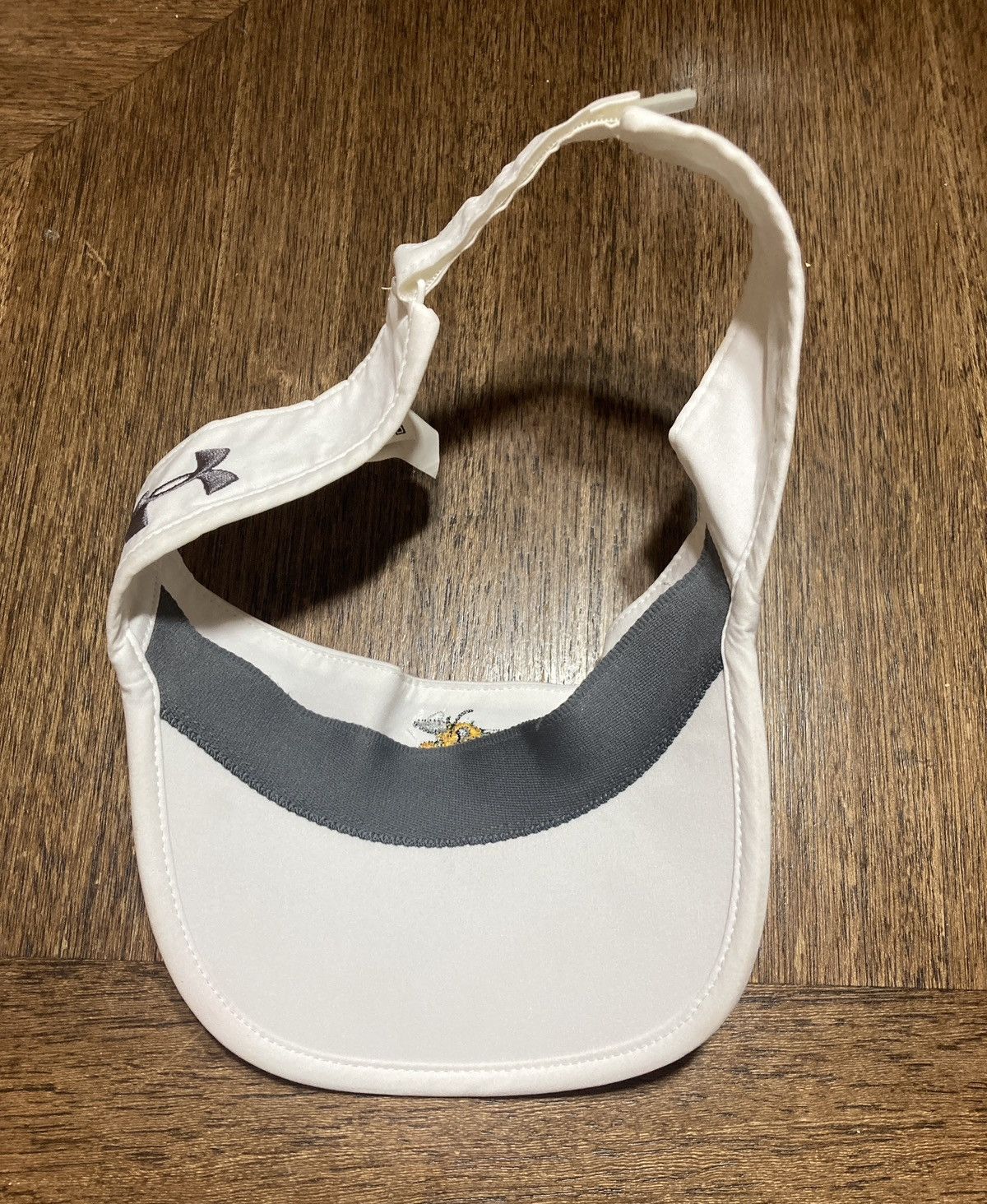 Vintage Under Armour Visor Women’s OSFA Fighting Hornet Logo White Size ONE SIZE - 4 Thumbnail
