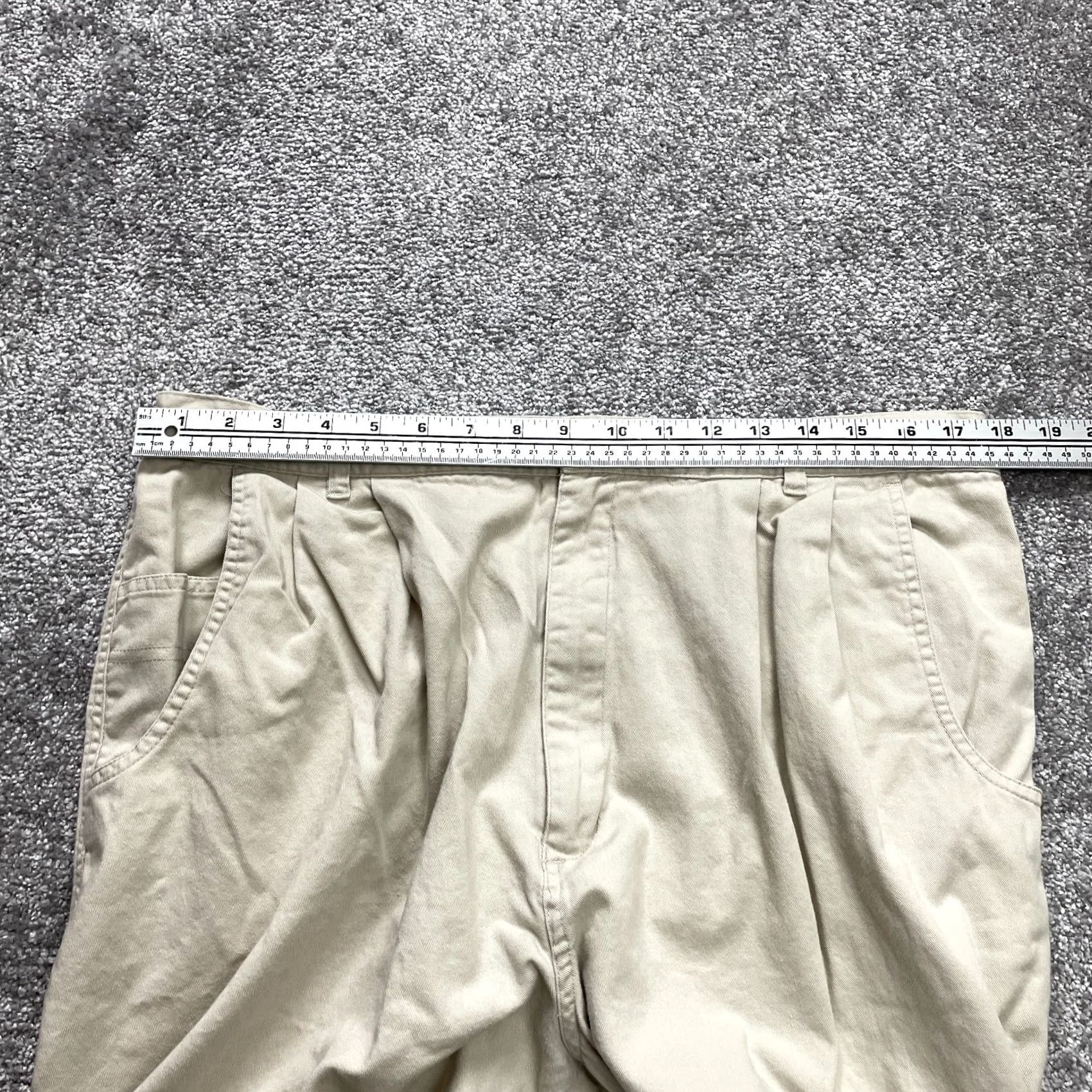 Vintage Unbranded Bermuda Shorts Womens 18 Light Beige Khaki Cotton Casual Pockets Size 40" / US 18 - 5 Thumbnail