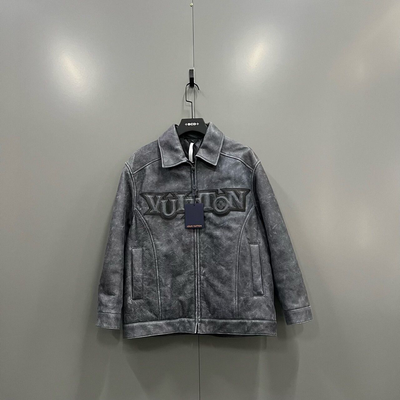 Louis Vuitton louis vuitton vintage logo leather jacket Size US L / EU 52-54 / 3 - 1 Thumbnail