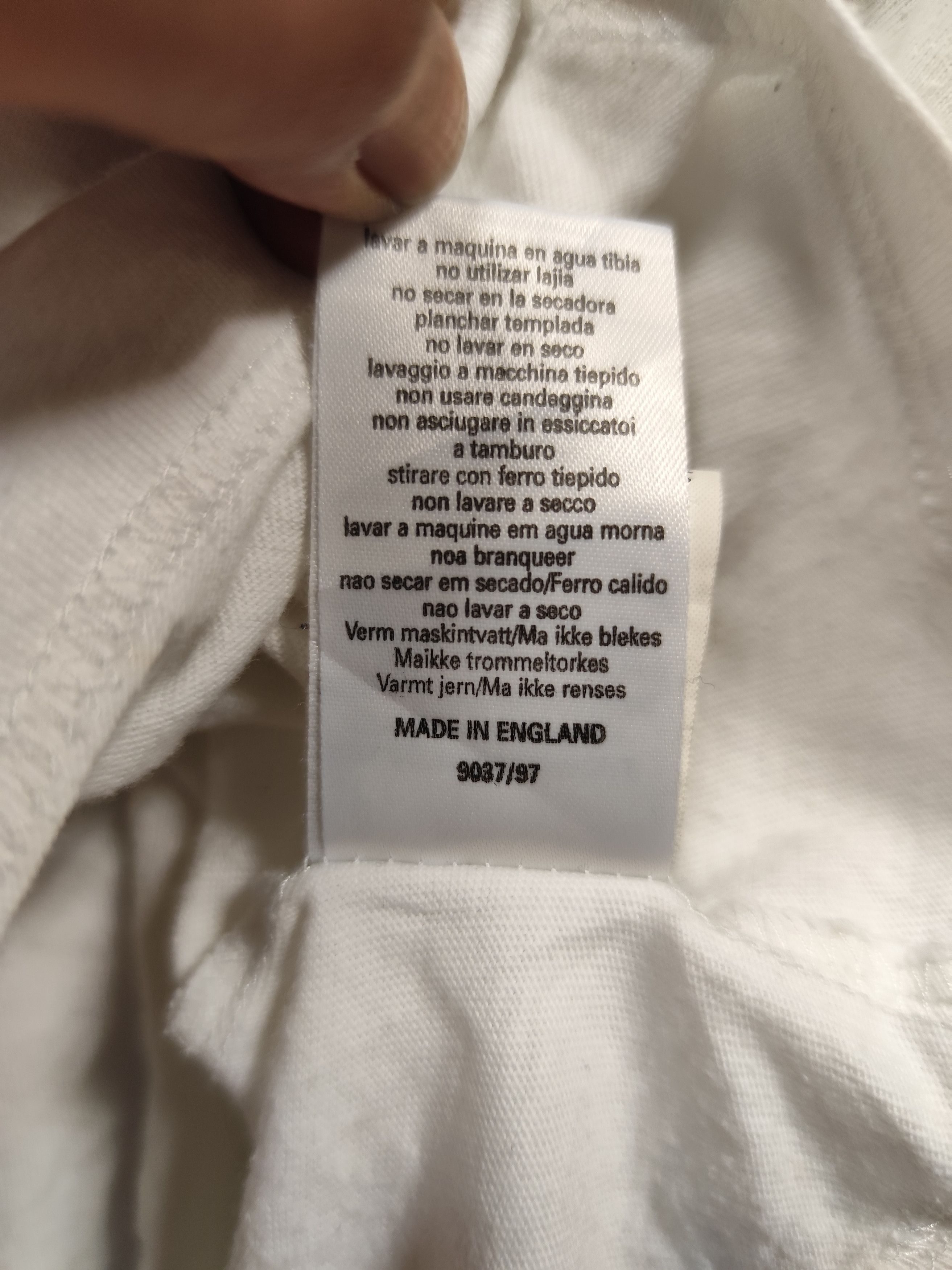 Burberry Vintage 90s Burberrys Of London Pink Spell Out Bear Tee Size US L / EU 52-54 / 3 - 7 Thumbnail