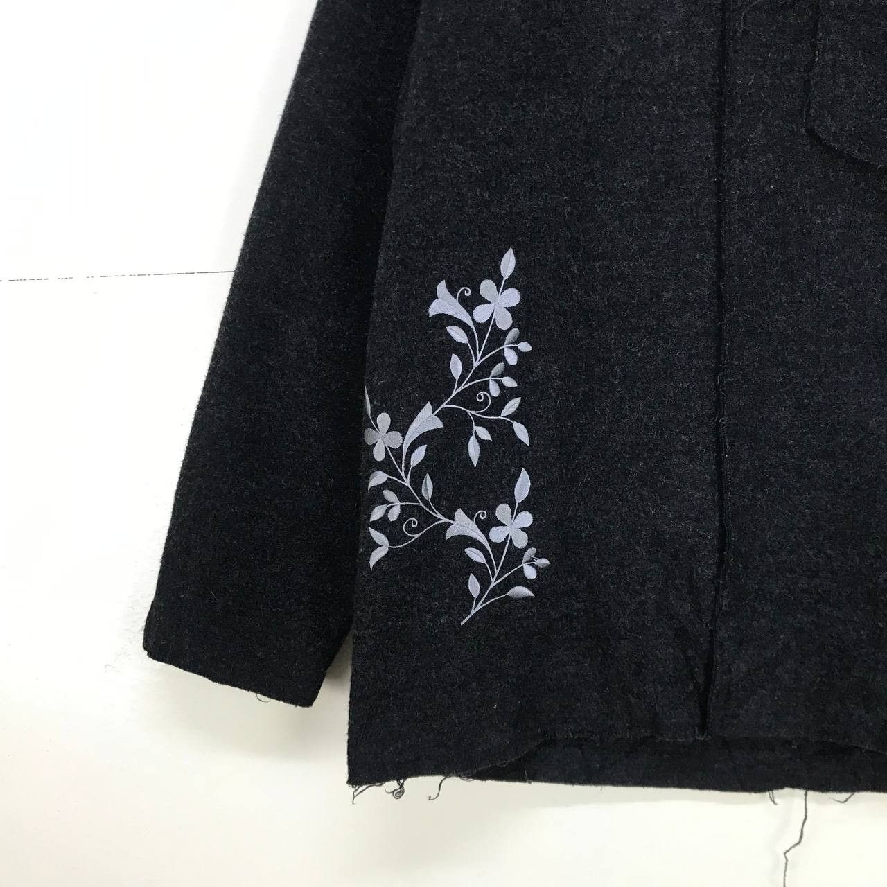 Japanese Brand × Yohji Yamamoto Ined Homme by Yohji Yamamoto Art Flower Distressed Wool Size US S / EU 44-46 / 1 - 3 Thumbnail