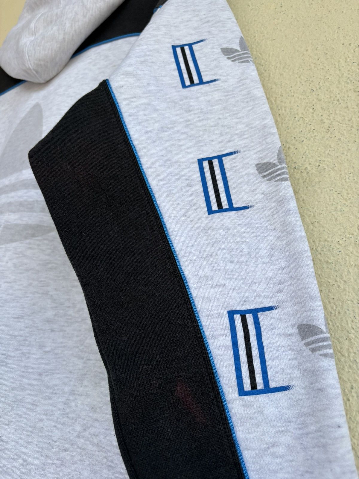 Adidas × Vintage Vintage Adidas Big Logo Hoodie Size US S / EU 44-46 / 1 - 7 Thumbnail