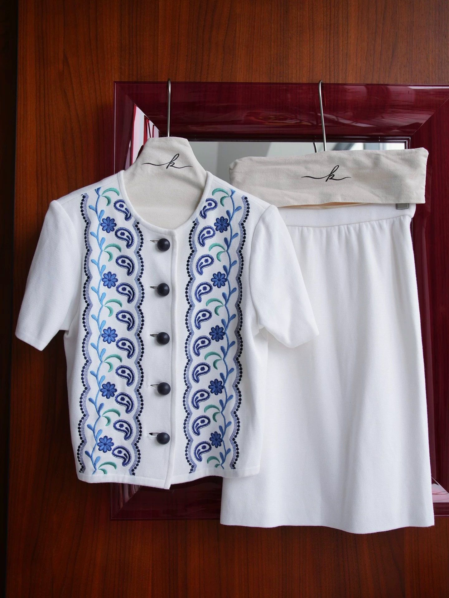 Yves Saint Laurent YSL Vintage Knit Embroidered Short Sleeve Top Skirt Set S-M Size M / US 6-8 / IT 42-44 - 2 Thumbnail