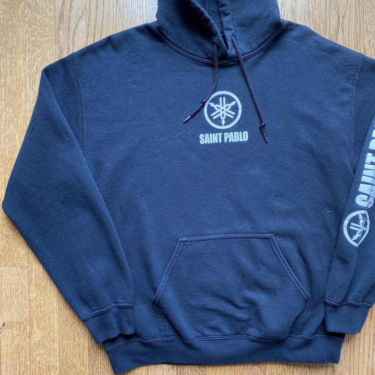 Band Tees × Kanye West Saint Pablo Tour Hoodie 2016 Black White Kanye West Size M Size US M / EU 48-50 / 2 - 5 Thumbnail