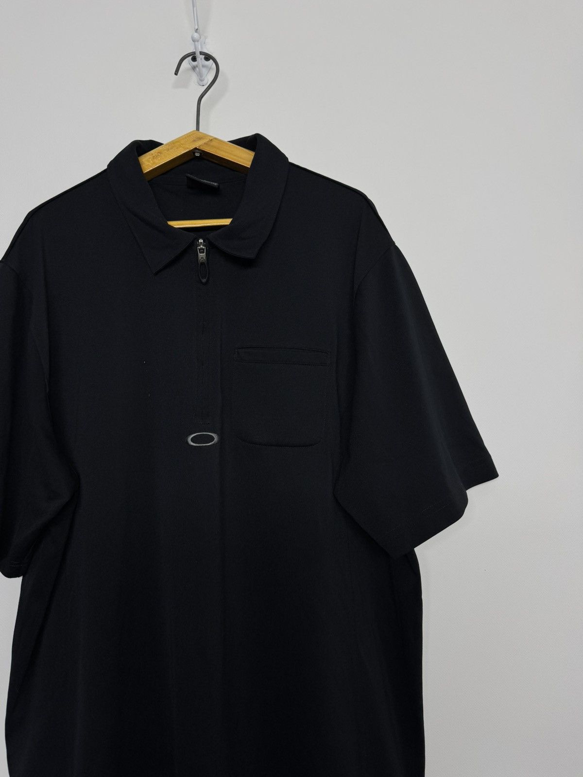 Oakley Vintage OAKLEY Center Logo Polo Hype Rare Gorpcore Size US XL / EU 56 / 4 - 5 Thumbnail