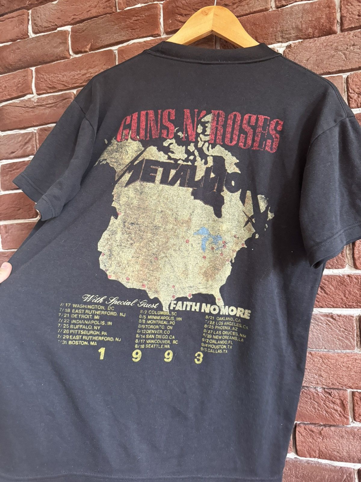 Band Tees Rare Vintage 90s Metallica Guns n Roses Tour Metal Band Tee Size US XL / EU 56 / 4 - 4 Thumbnail