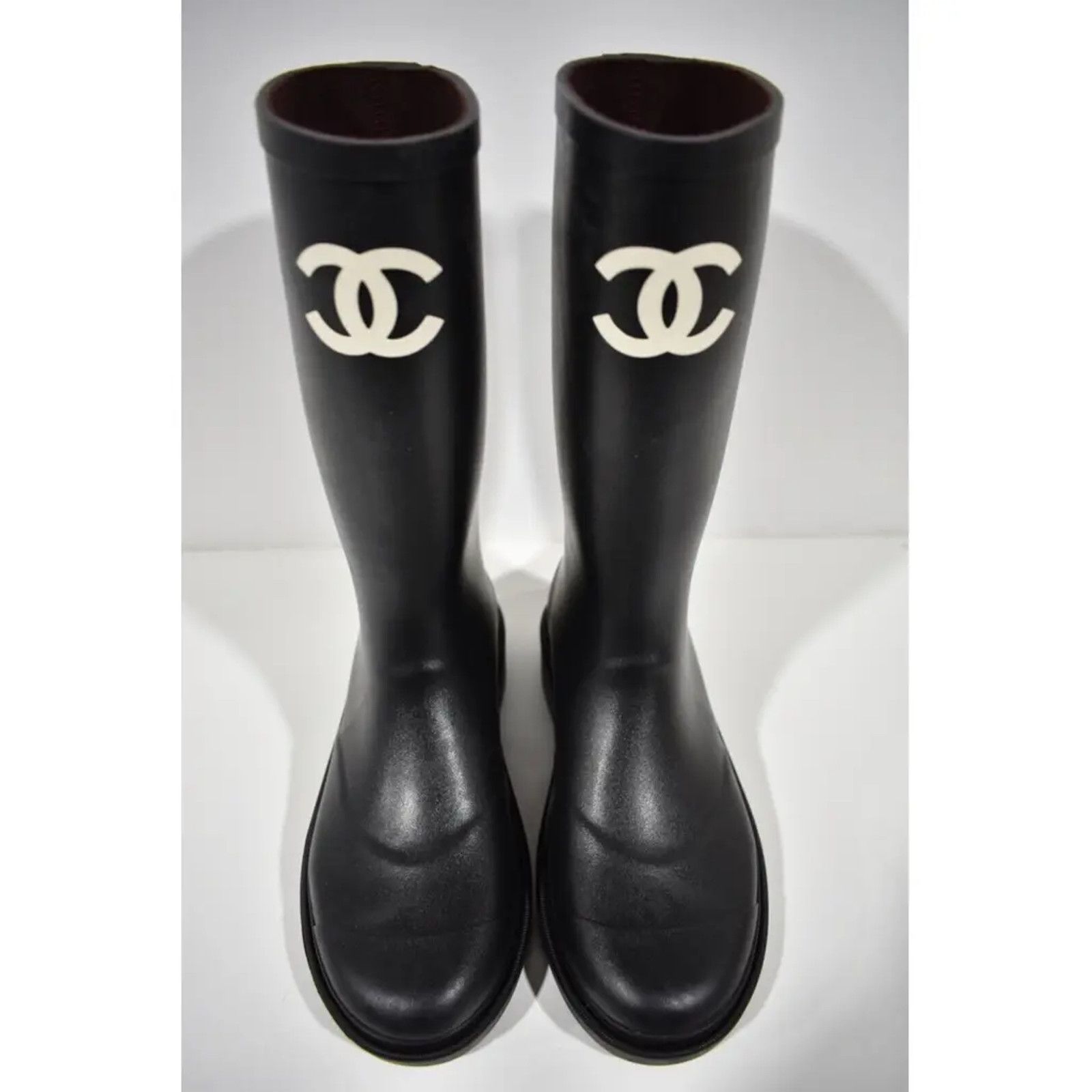 Chanel Chanel REV Black White CC Logo High Rubber Rain Boots 40 Size US 10 / IT 40 - 7 Thumbnail
