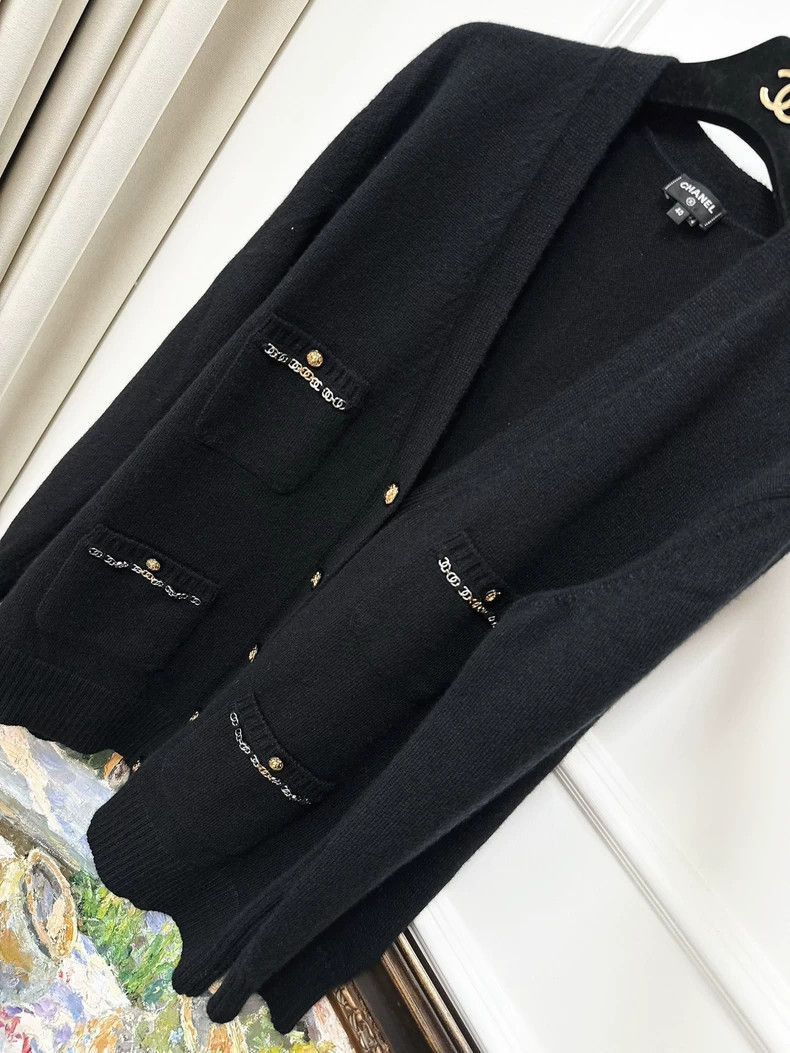 Chanel CHANEL 22B Black Cashmere Logo Cardigan Size M / US 6-8 / IT 42-44 - 2 Thumbnail