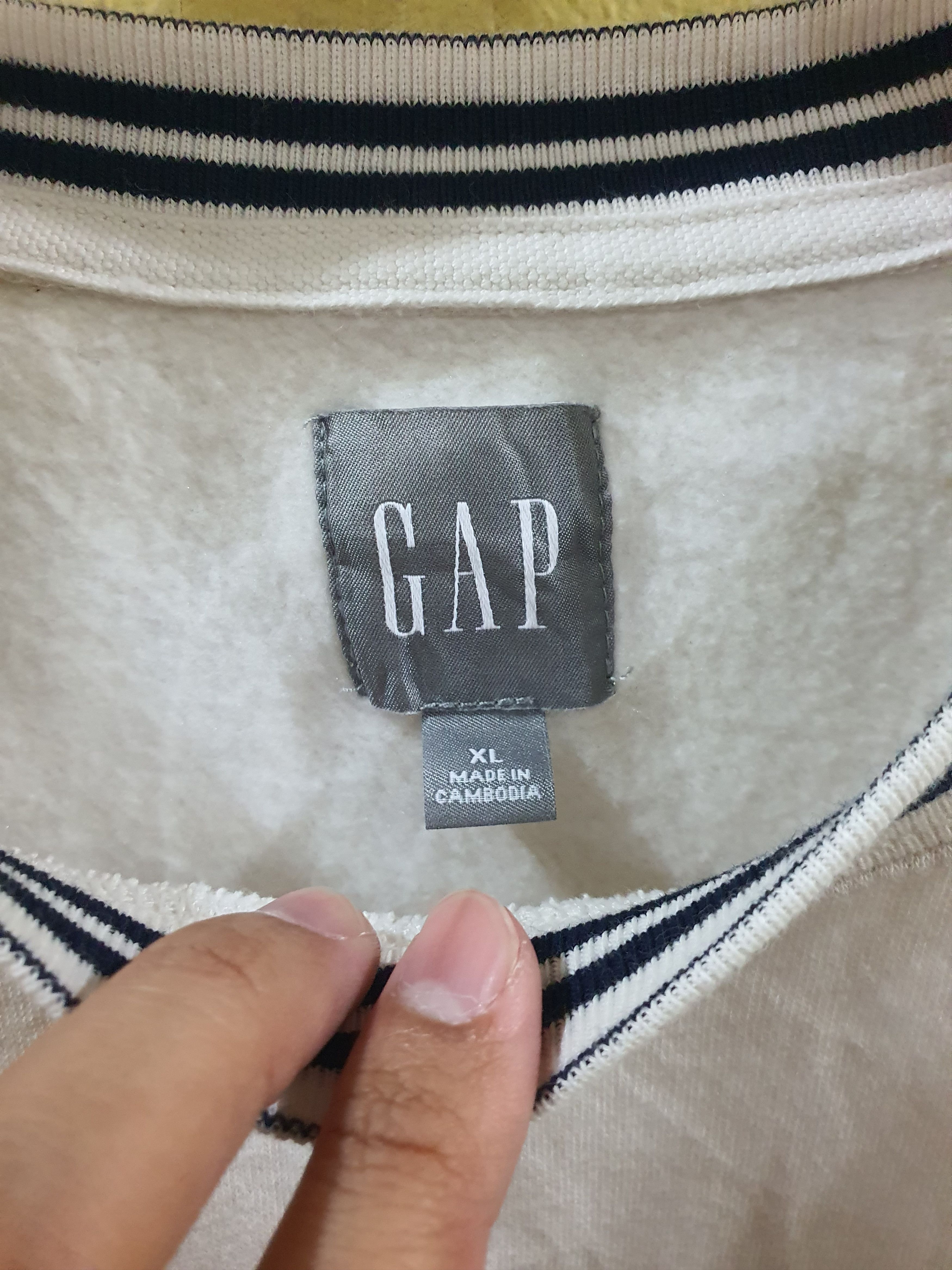Gap vintage Gap crewneck sweatshirt Size US XL / EU 56 / 4 - 5 Thumbnail
