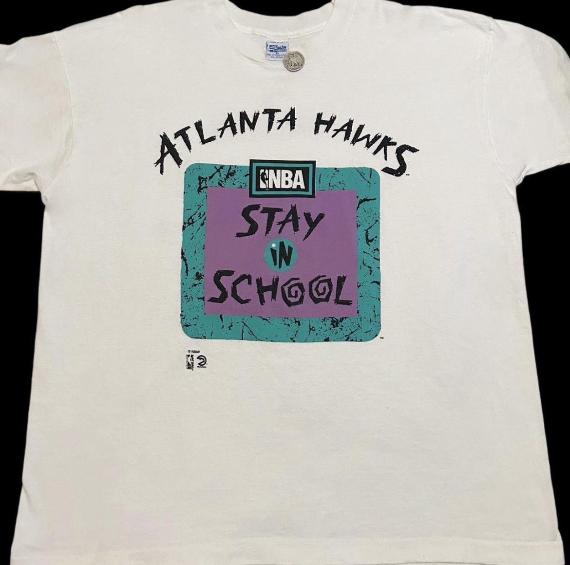 Salem Sportswear Vintage 90s Atlanta Hawks Stay In School XL Salem T-Shirt Size US XL / EU 56 / 4 - 1 Thumbnail