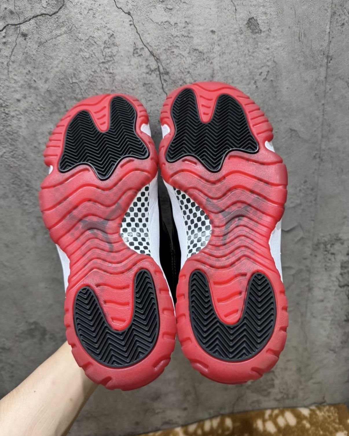 Nike Nike Air Jordan 11 Bred, Style Code 378037-061 K37 Size US 9 / EU 42 - 4 Thumbnail