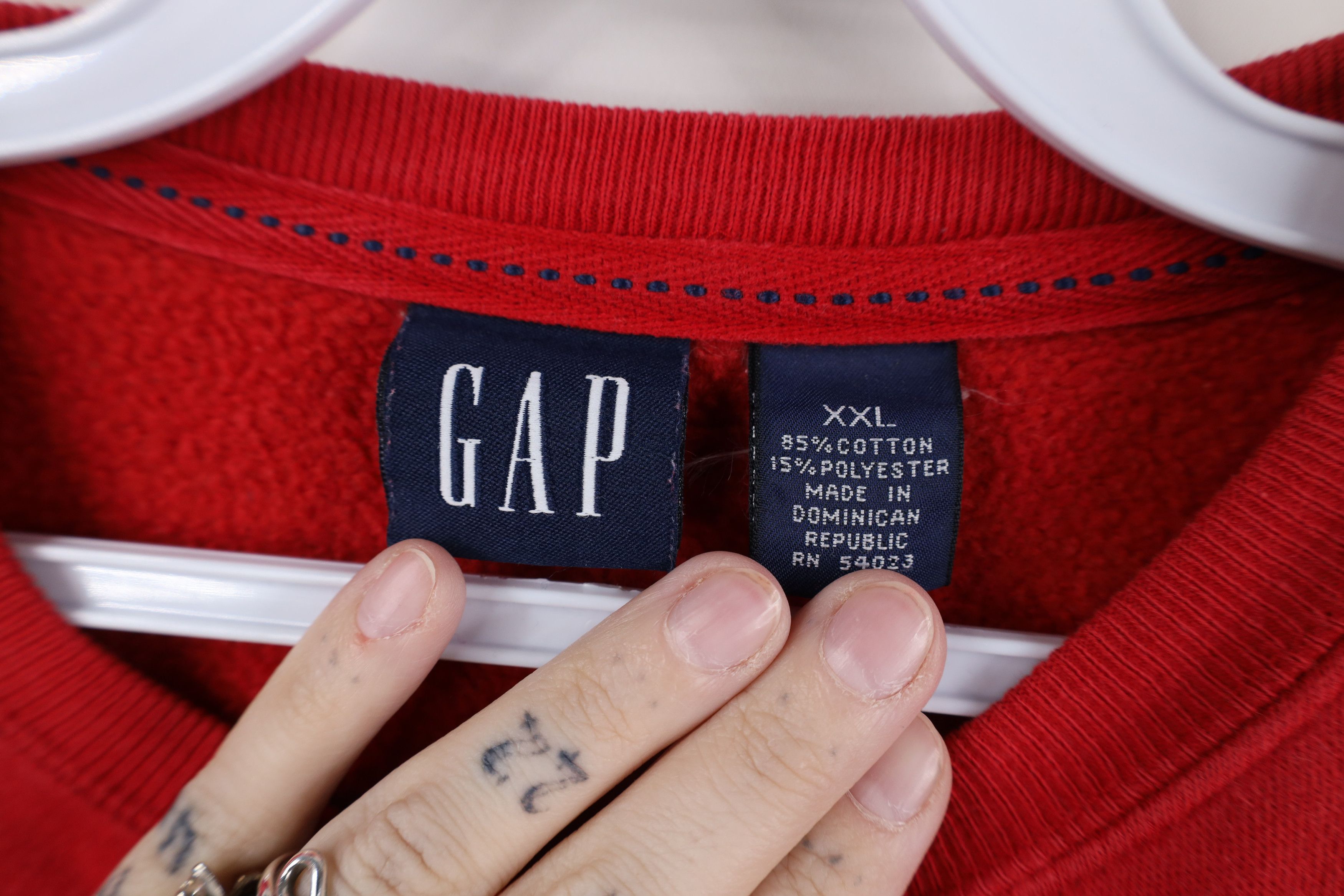 Gap Vintage 90s Gap Faded Spell Out Crewneck Sweatshirt Red Size XXL / US 16-18 / IT 52-54 - 9 Thumbnail