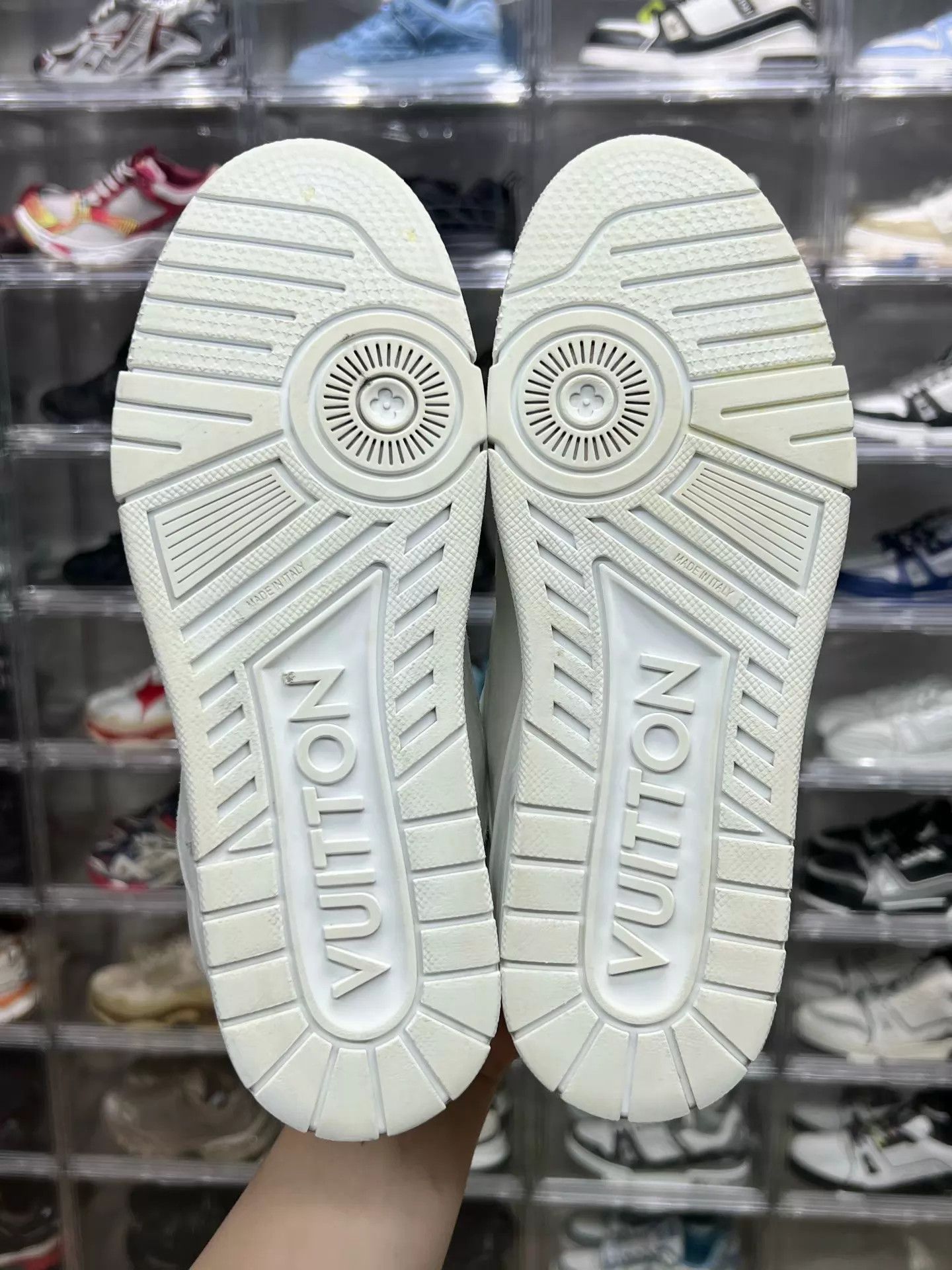 Louis Vuitton LV Trainer Soft Leather Distressed White UK6 (40) Size US 7 / EU 40 - 8 Thumbnail
