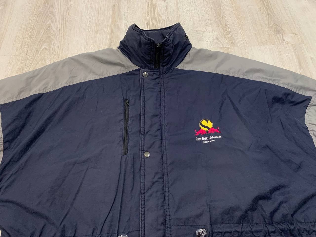 Vintage Mens vintage jacket Red Bull Sauber Formula 1 Size XL Size US XL / EU 56 / 4 - 3 Thumbnail