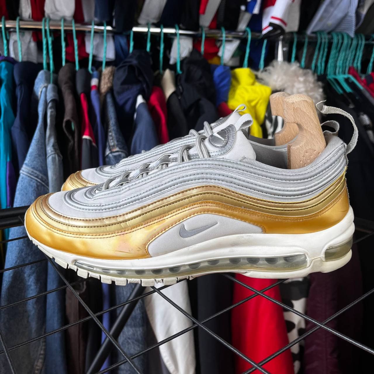 Nike Nike Air Max 97 SE Vast Grey/Silver/Metallic Gold Sneakers Size US 12 / EU 45 - 4 Thumbnail