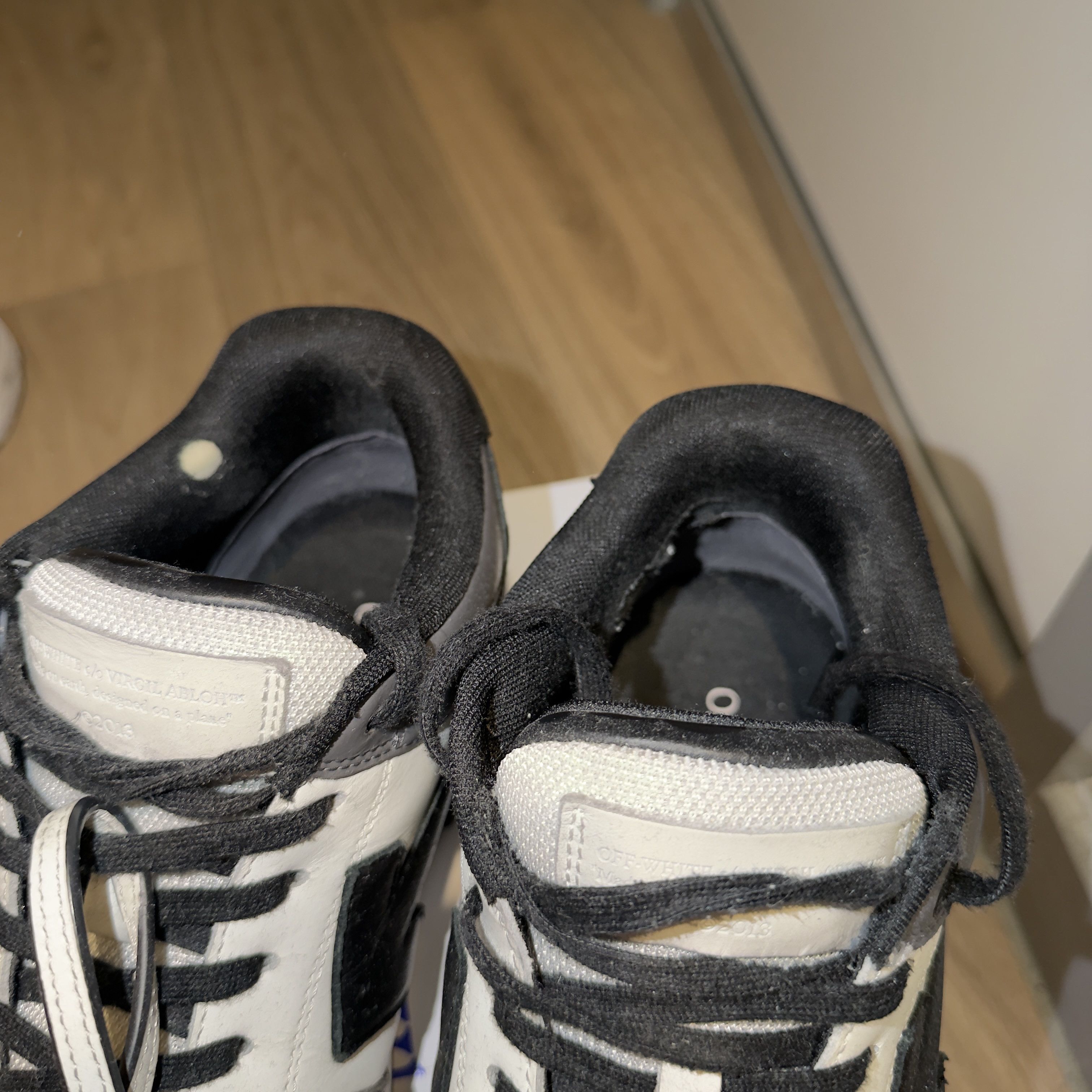 Off-White Off-White Out Of Office Size US 11 / EU 44 - 5 Thumbnail
