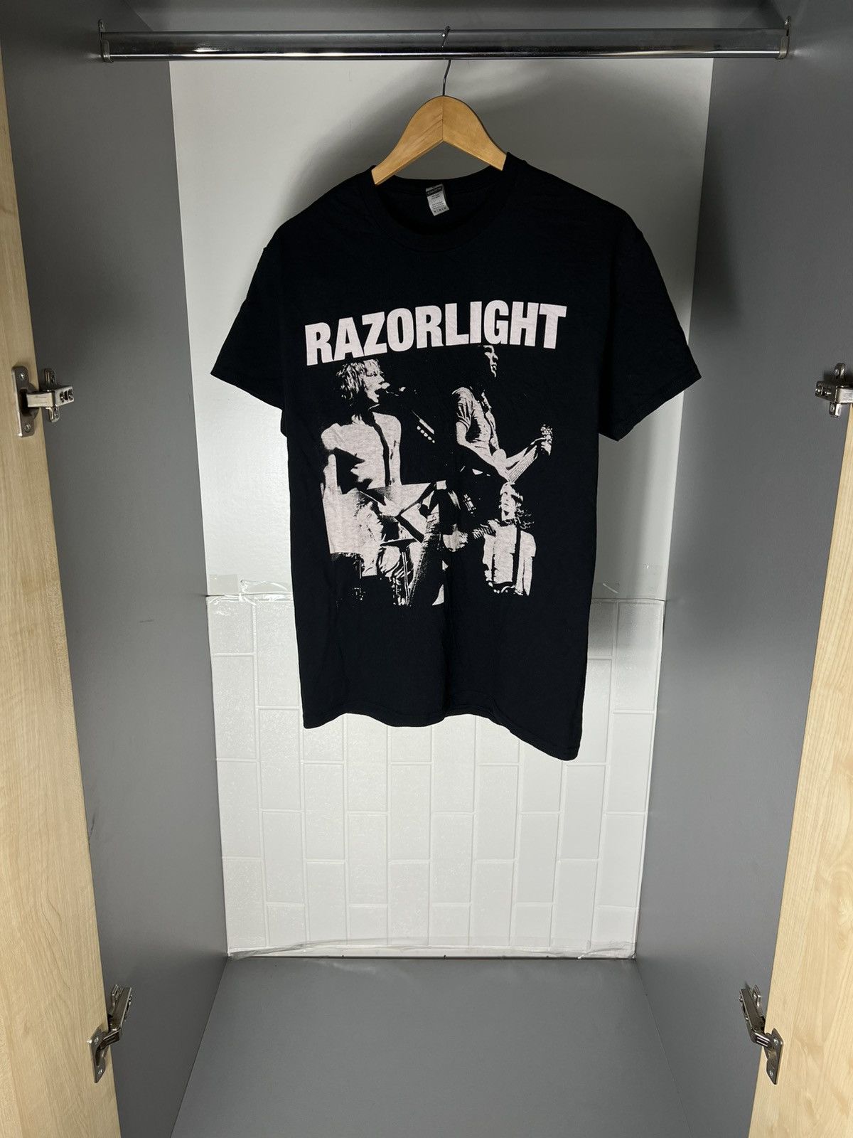 Band Tees VINTAGE RAZORLIGHT WORLD TOUR ROCK T-SHIRT METAL PUNK Y2K Size US M / EU 48-50 / 2 - 9 Thumbnail