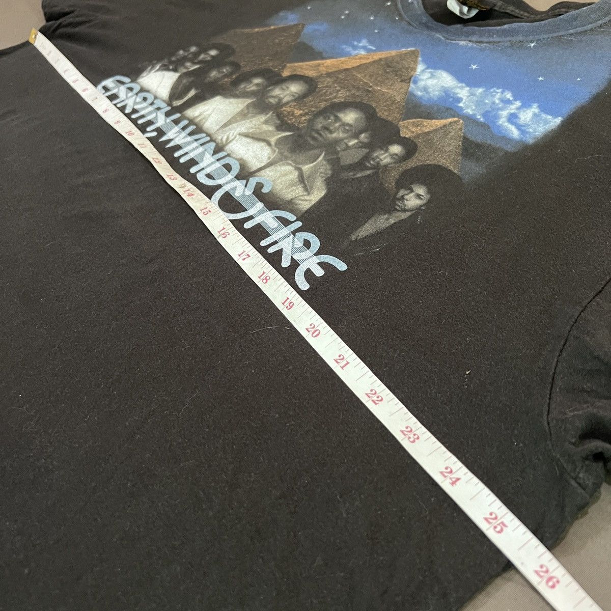 Band Tees Vintage Y2K Earth, Wind & Fire Promo Tour Tee 2XL R&B Size US XXL / EU 58 / 5 - 7 Thumbnail