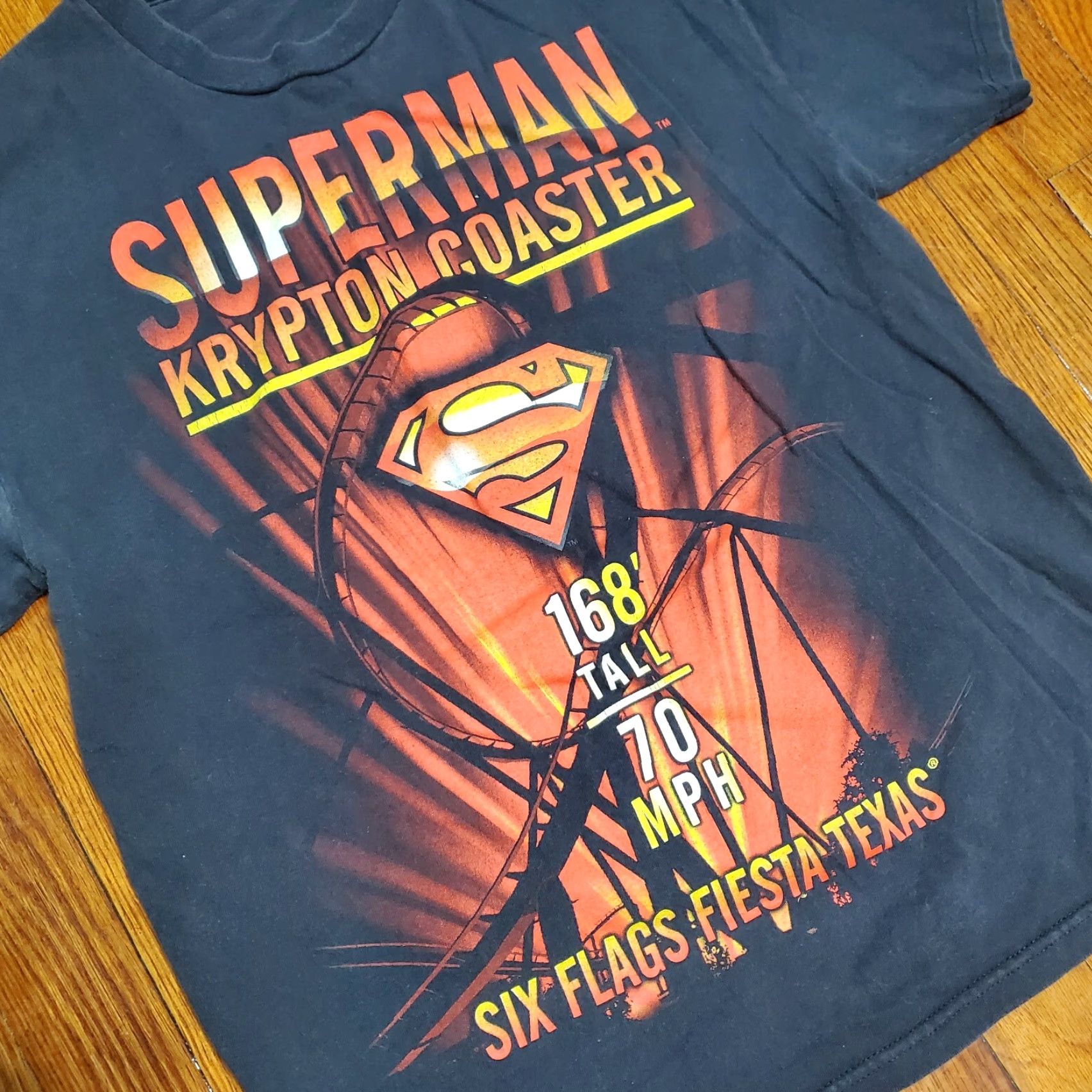 Vintage VINTAGE Six Flags Superman Shirt Shirt Men S Black Short Sleeve Crew Neck Graphic Print Cotton Blend T-Shirt 2010-2019 Modern Theme: Flag Size US S / EU 44-46 / 1 - 2 Thumbnail
