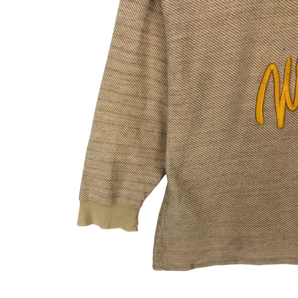 Disney VINTAGE HOODIE CARTOON MICKEY FAMILY WALT DISNEY COMPANY Size US M / EU 48-50 / 2 - 3 Thumbnail
