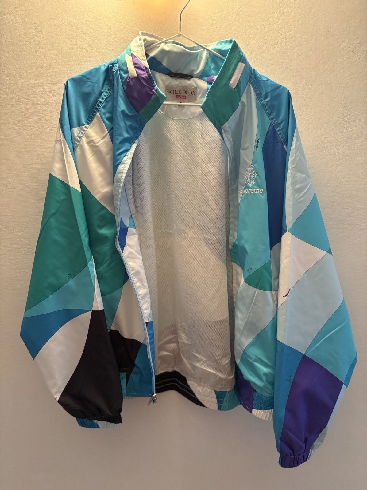 Supreme 🌀 Supreme x Emilio Pucci 2021 Windbreaker – Blue (Size M) 🔥 Size US M / EU 48-50 / 2 - 1 Thumbnail