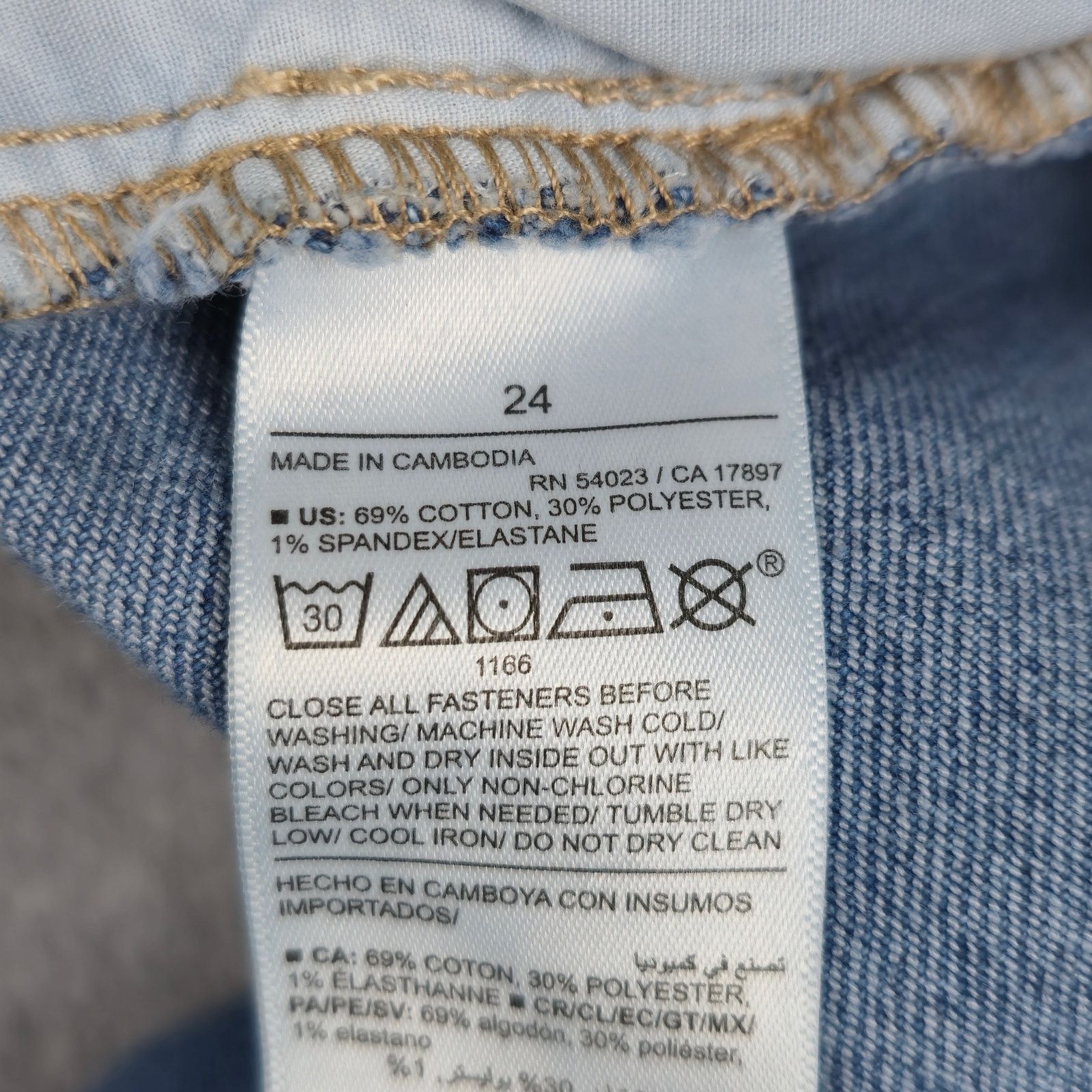 Old Navy Old Navy Womens 24 Mid Rise Wow Boot Cut Jeans Size 42" / US 20 - 9 Thumbnail