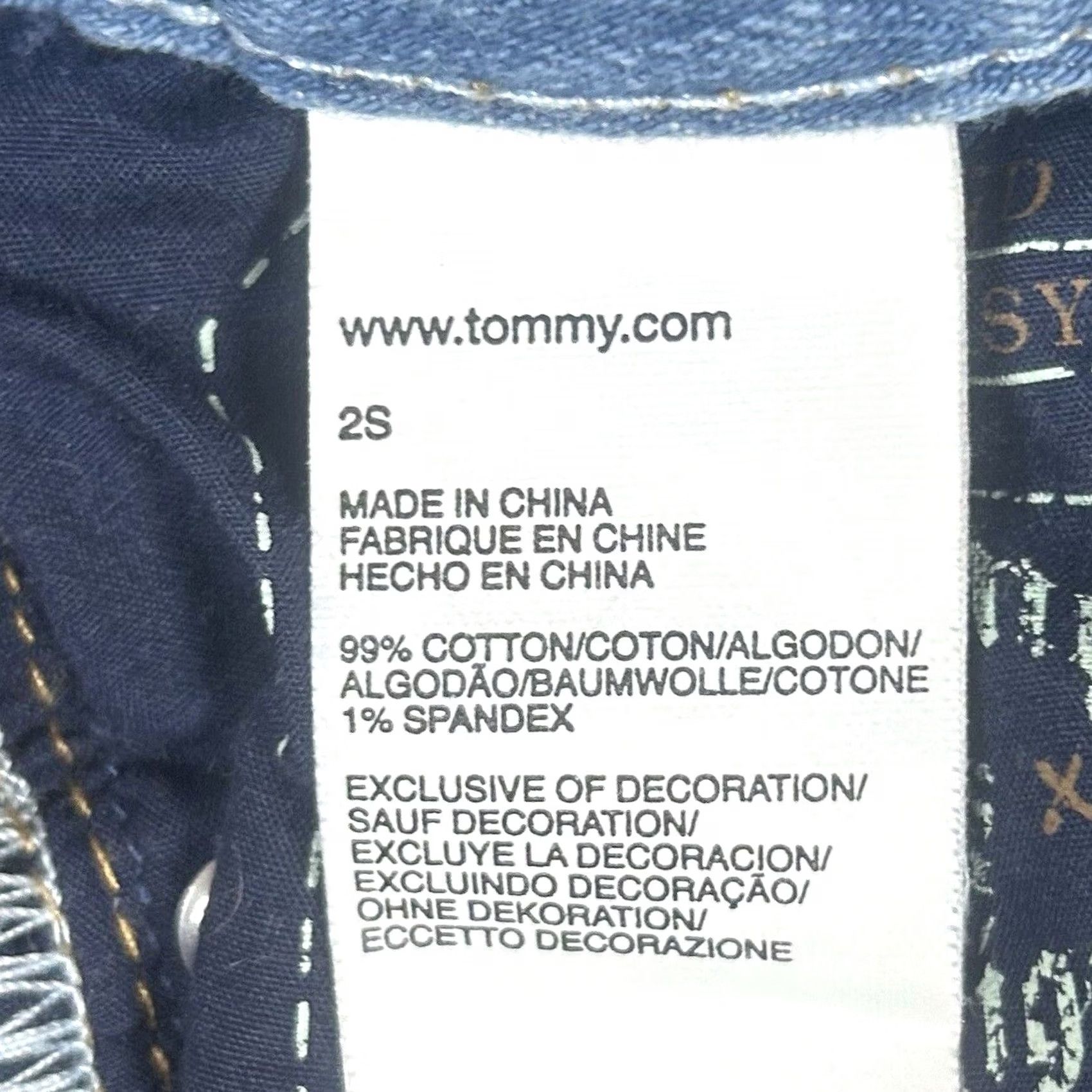 Tommy Hilfiger Tommy Hilfiger Boyfriend Jeans Womens Size 2 Mid Rise Medium Wash Denim Zip Inseam 30 in Regular Rise Slim Fit 2 Button Closure Women's Jeans Blue Size 26" / US 2 / IT 38 - 4 Thumbnail