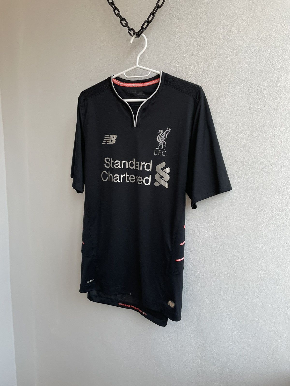 New Balance LIVERPOOL 2016 2017 FOOTBALL SHIRT SOCCER JERSEY NEW BALANCE Size US M / EU 48-50 / 2 - 2 Thumbnail