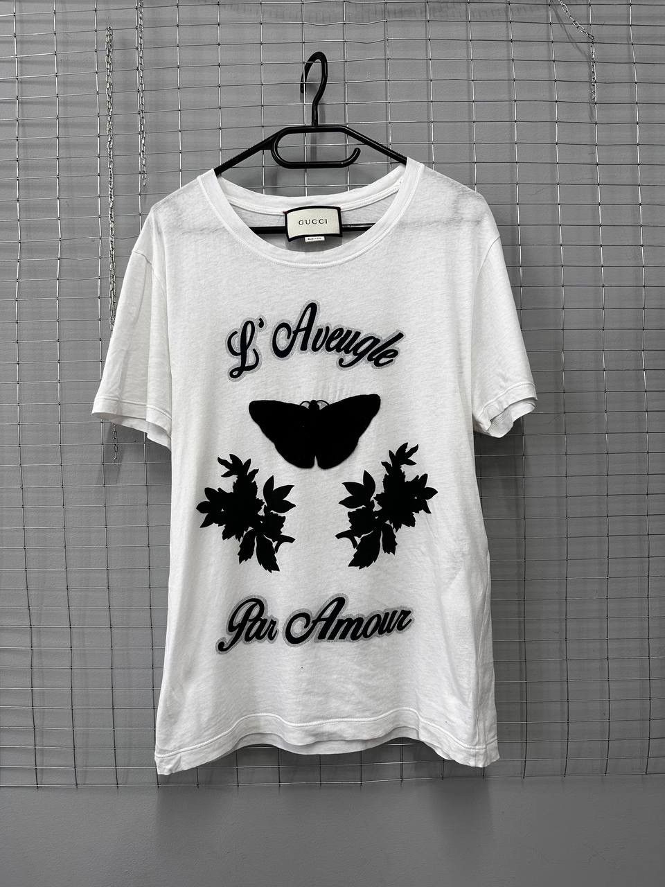 Gucci t shirt amour on sale