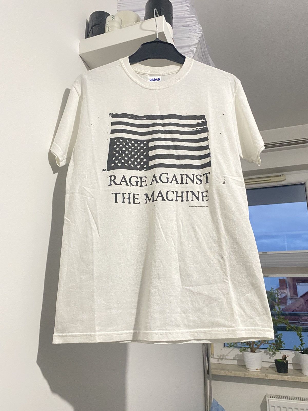 Band Tees × Vintage Rage Against The Machine Flag 2008 y2k t-shirt band tees Size US S / EU 44-46 / 1 - 2 Thumbnail