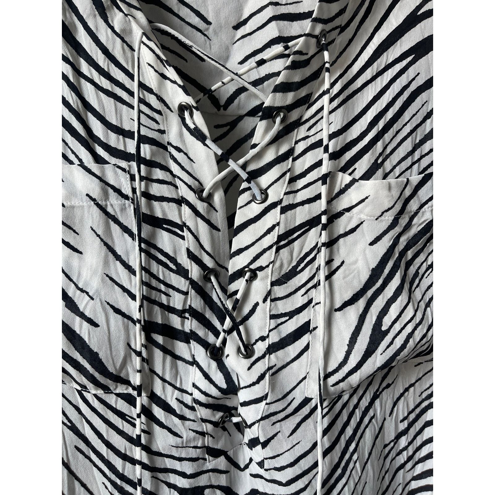 Designer × Haute Hippie Haute Hippie Zebra Print Silk Crepe de Cine Blouse Size S / US 4 / IT 40 - 3 Thumbnail