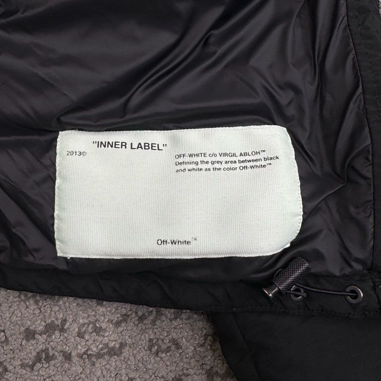 Off-White off white down jacket with logo in black Size US L / EU 52-54 / 3 - 5 Thumbnail