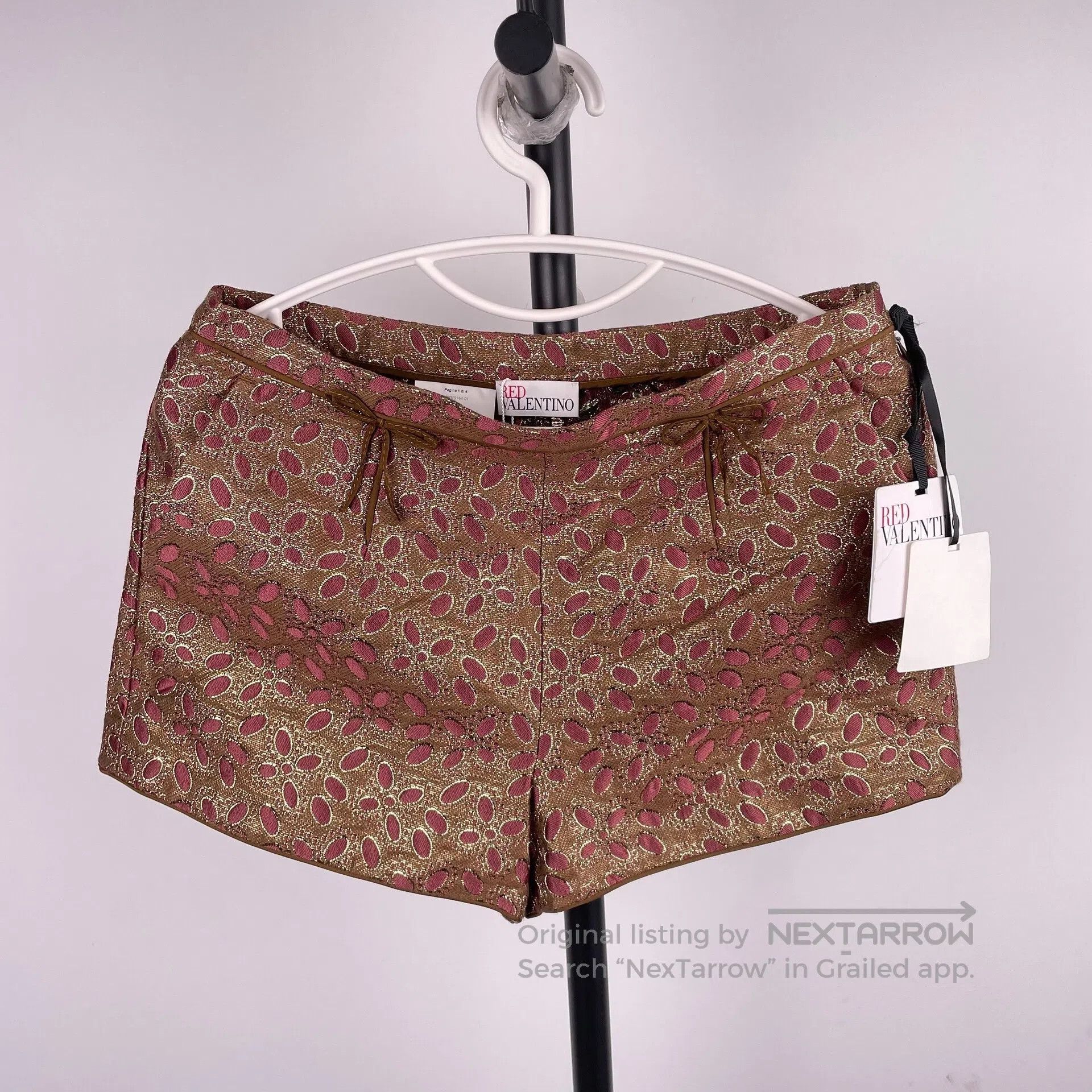 Valentino Valentino Gold Shorts Size 40| Size 39" - 1 Thumbnail