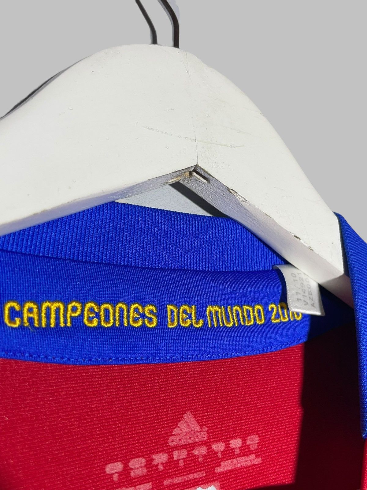 Adidas National Team Spain Adidas 2011 Home Football Shirt Size US S / EU 44-46 / 1 - 11 Thumbnail