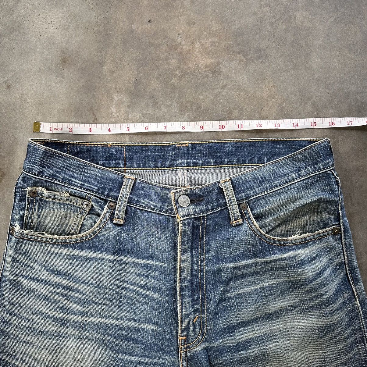 Japanese Brand Vintage Levi’s 702 Distressed Faded Denim Jean Pant W31 Size US 31 - 8 Thumbnail