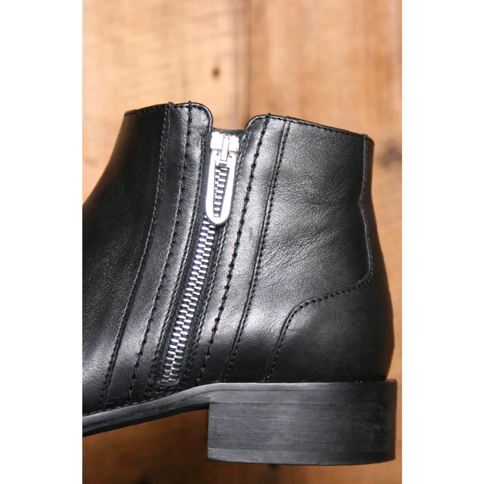 Aquatalia VINTAGE AQUATALIA Nadie Black Leather Waterproof Ankle Booties US 6.5 M Womens Bootie Shoes Per 1-1.5in Heel? Size US 7 / IT 37 - 7 Thumbnail