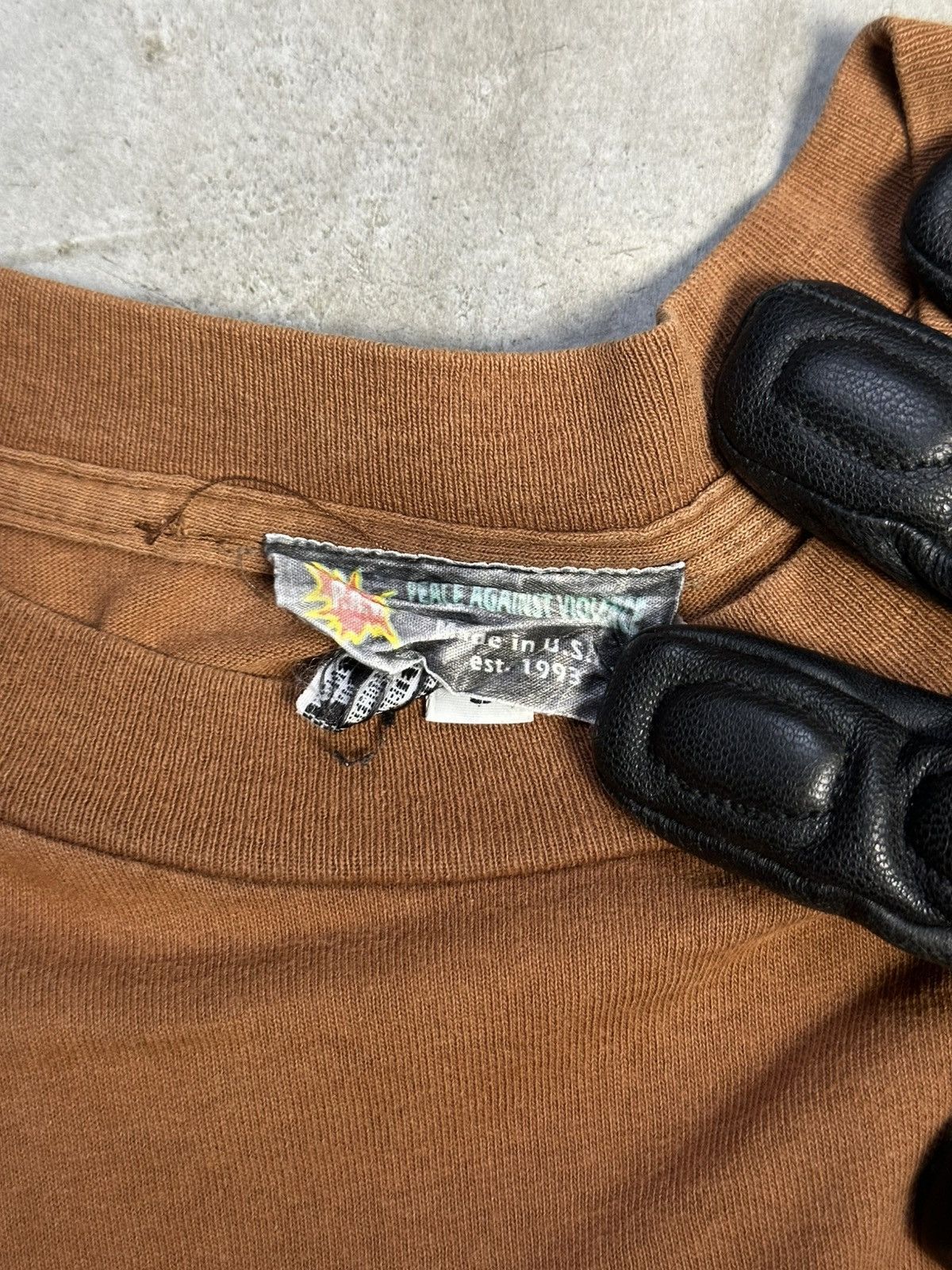 Rap Tees × Vintage Vintage 90s Peace Against Violence Tee Size US L / EU 52-54 / 3 - 3 Thumbnail