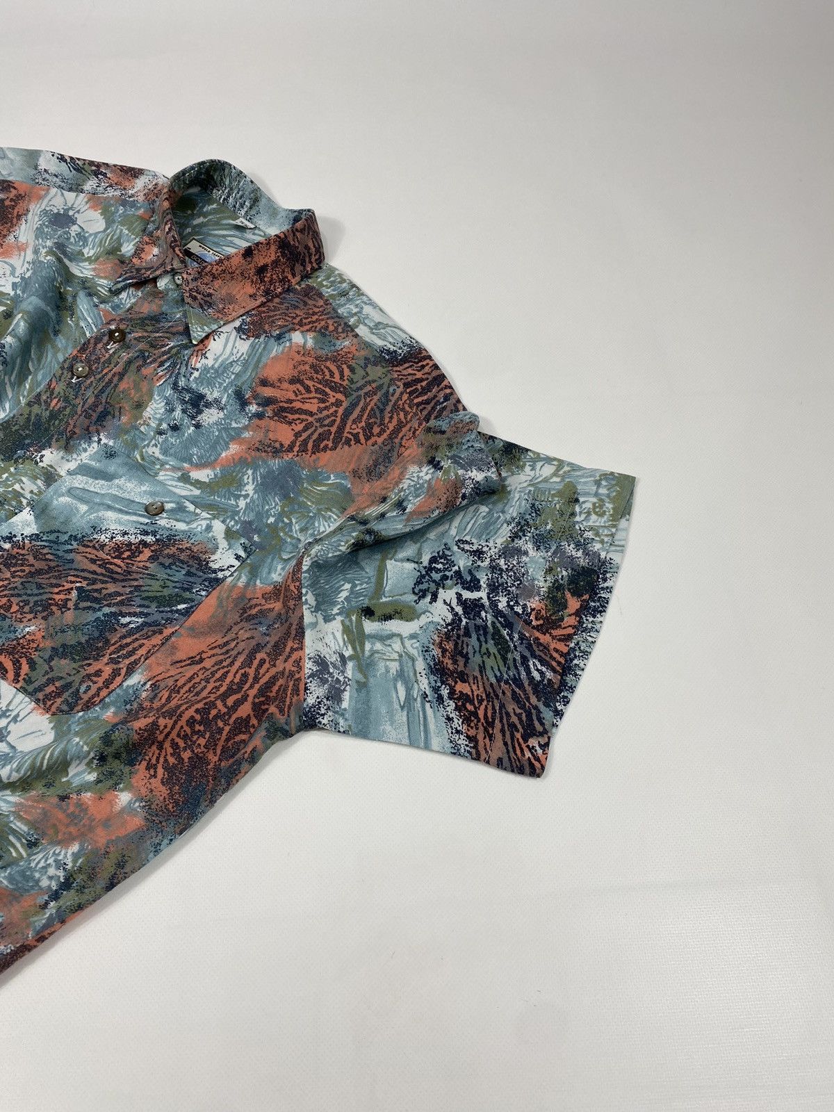 Vintage Vintage 80s 90s Radiant Leafs Abstract Party Festival Shirt Size US L / EU 52-54 / 3 - 5 Thumbnail