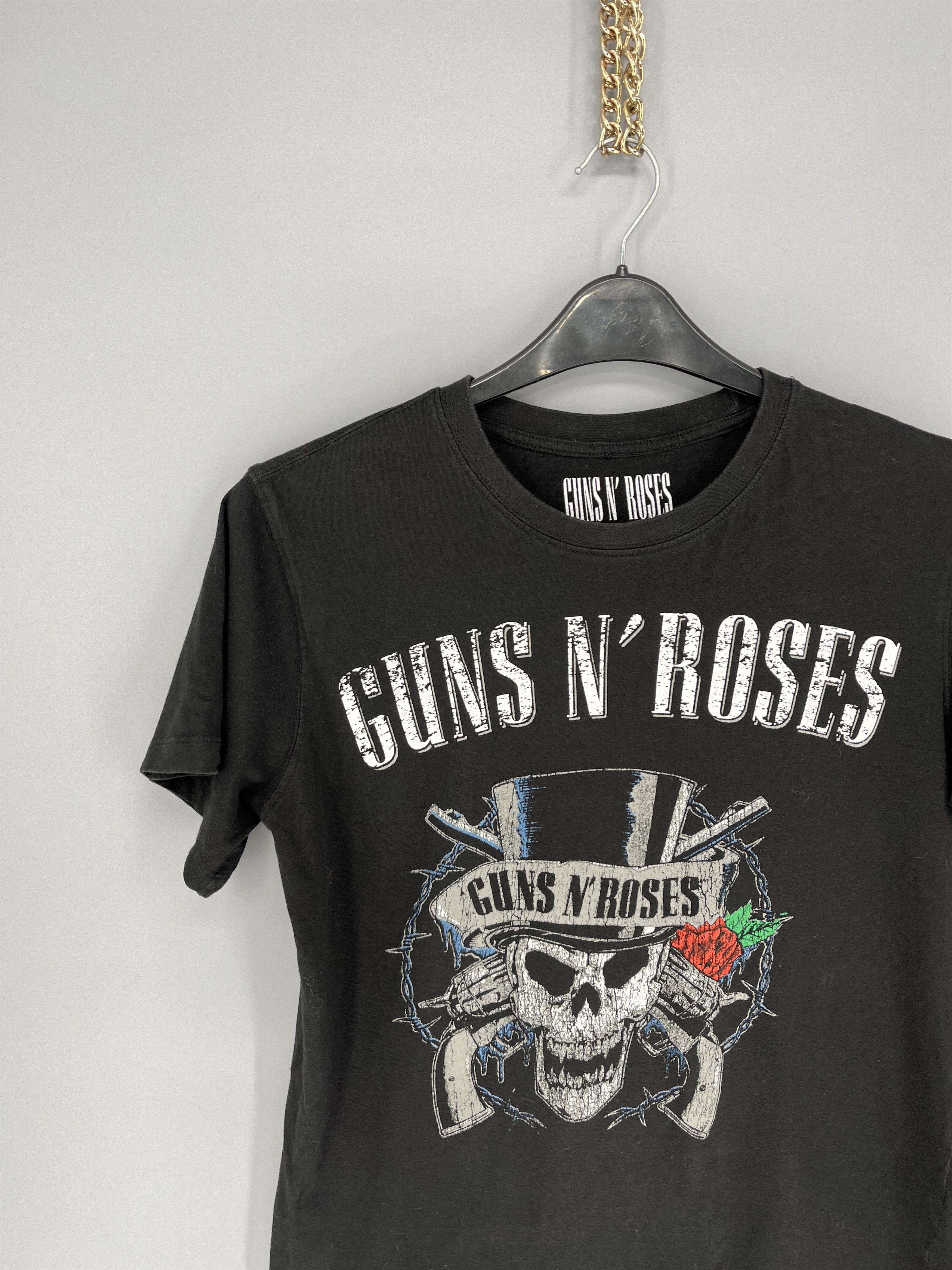 Band Tees Vintage Y2K Guns And Roses Tee Band Rock Metal Streetwear Size US S / EU 44-46 / 1 - 4 Thumbnail